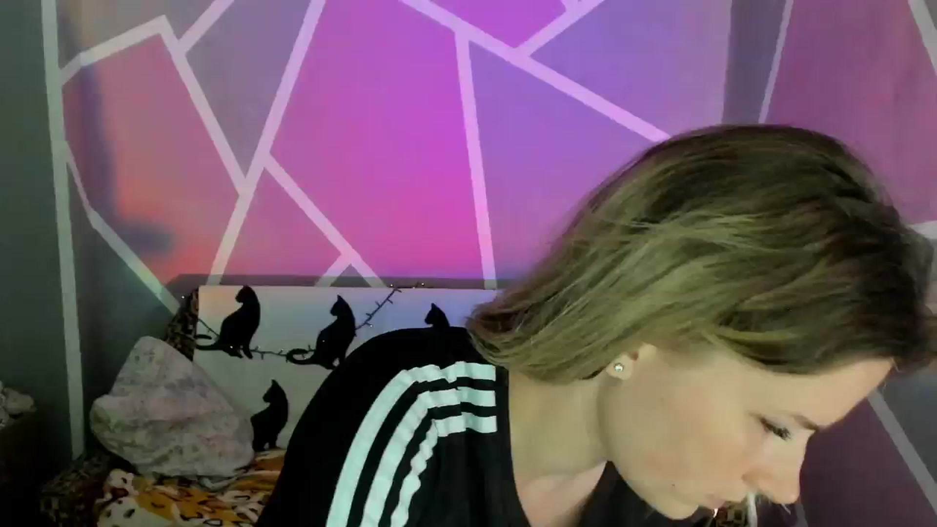 Gallery image thumbnail from UkrBeauty's myfreecams stream on, 08/07/2023, 16:33 image 20 of 20