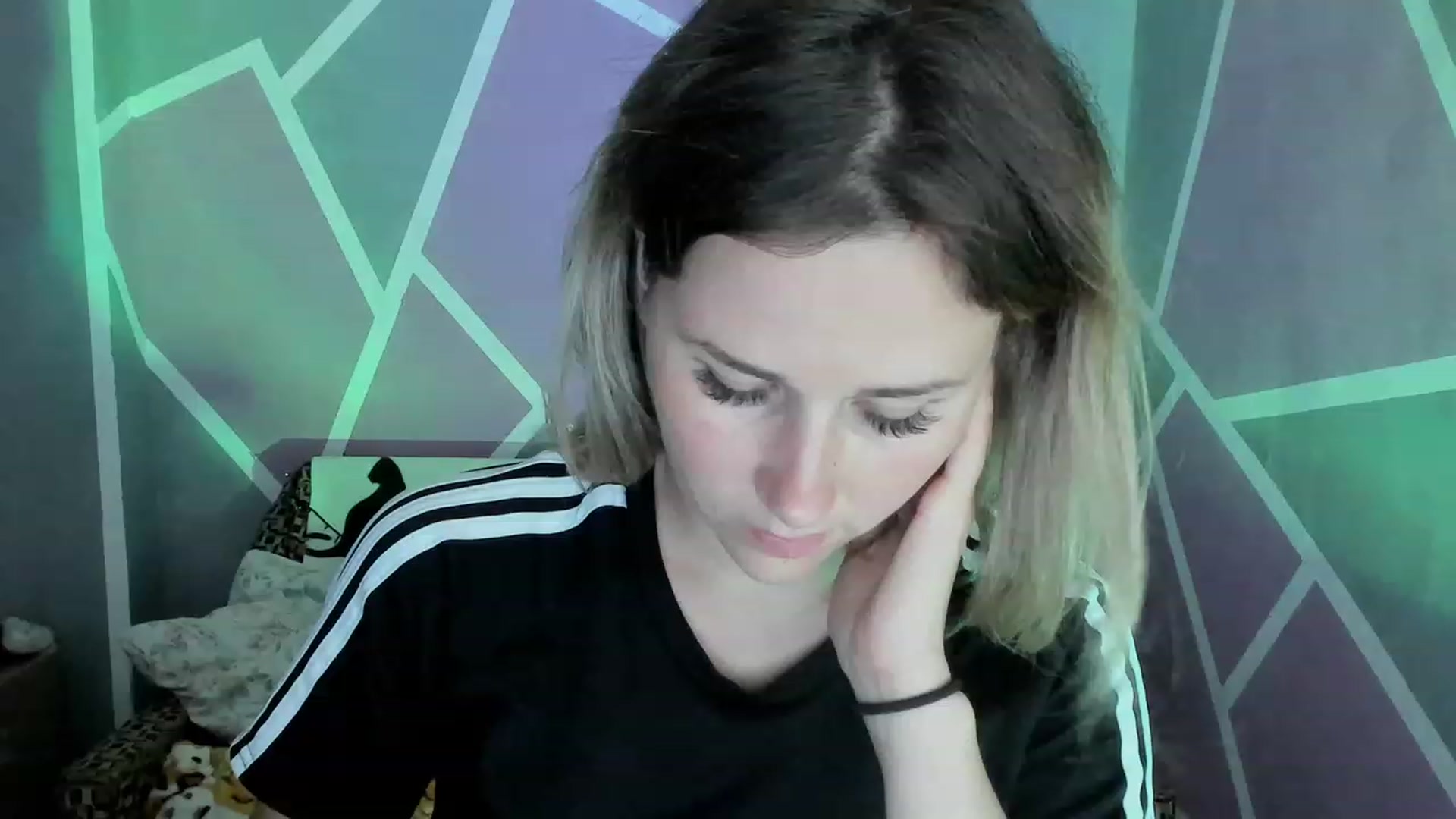 Gallery image thumbnail from UkrBeauty's myfreecams stream on, 08/07/2023, 21:05 image 1 of 20