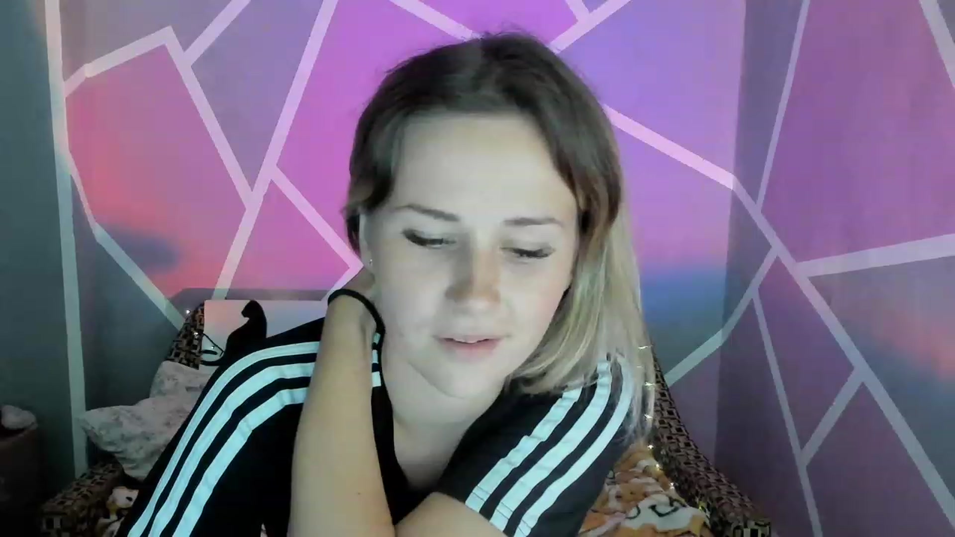 Gallery image thumbnail from UkrBeauty's myfreecams stream on, 08/07/2023, 21:05 image 7 of 20