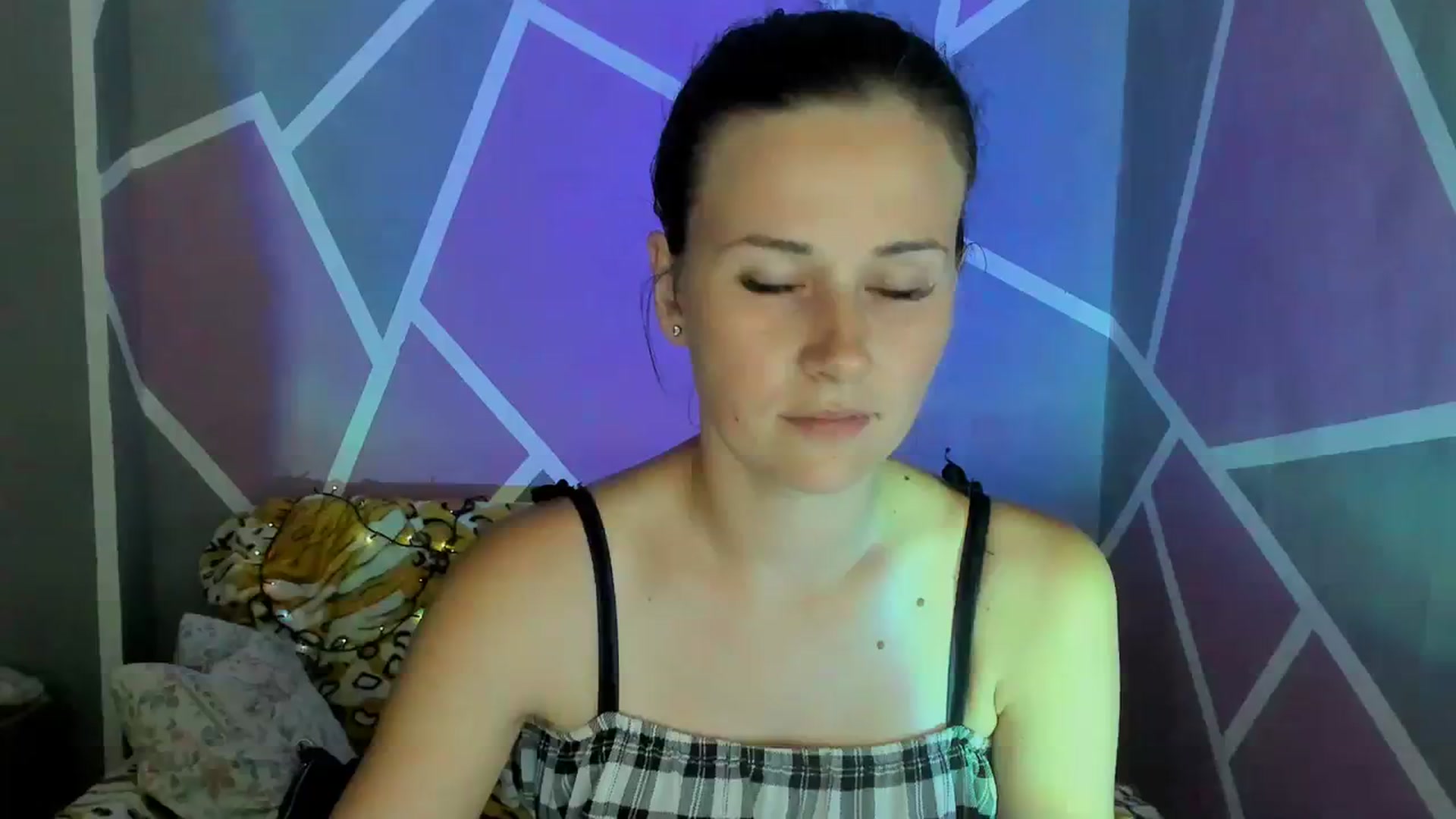 Gallery image thumbnail from UkrBeauty's myfreecams stream on, 08/10/2023, 15:37 image 10 of 20