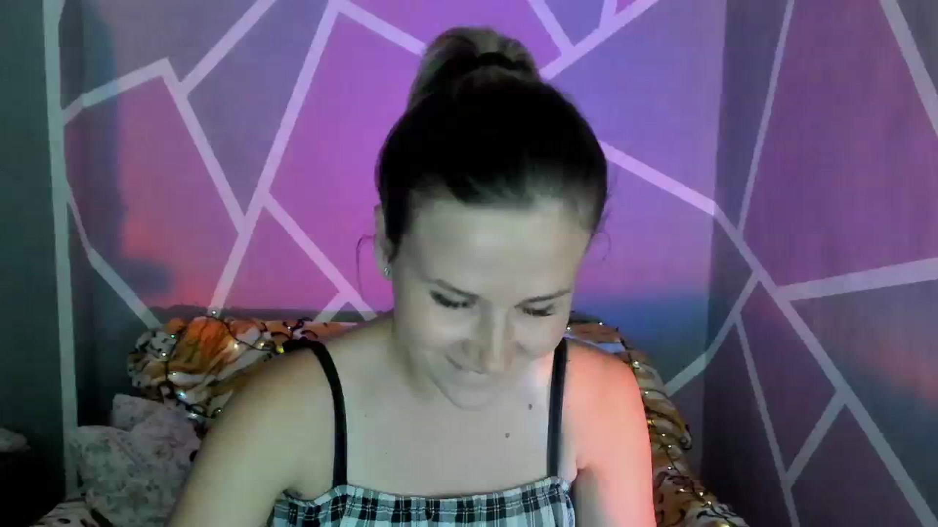 Gallery image thumbnail from UkrBeauty's myfreecams stream on, 08/10/2023, 15:37 image 2 of 20