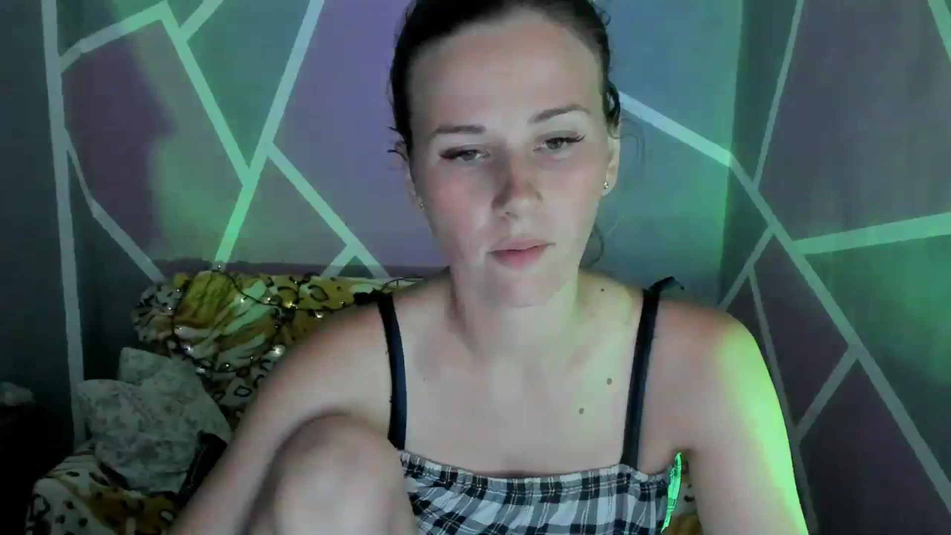 Gallery image thumbnail from UkrBeauty's myfreecams stream on, 08/10/2023, 17:18 image 16 of 20