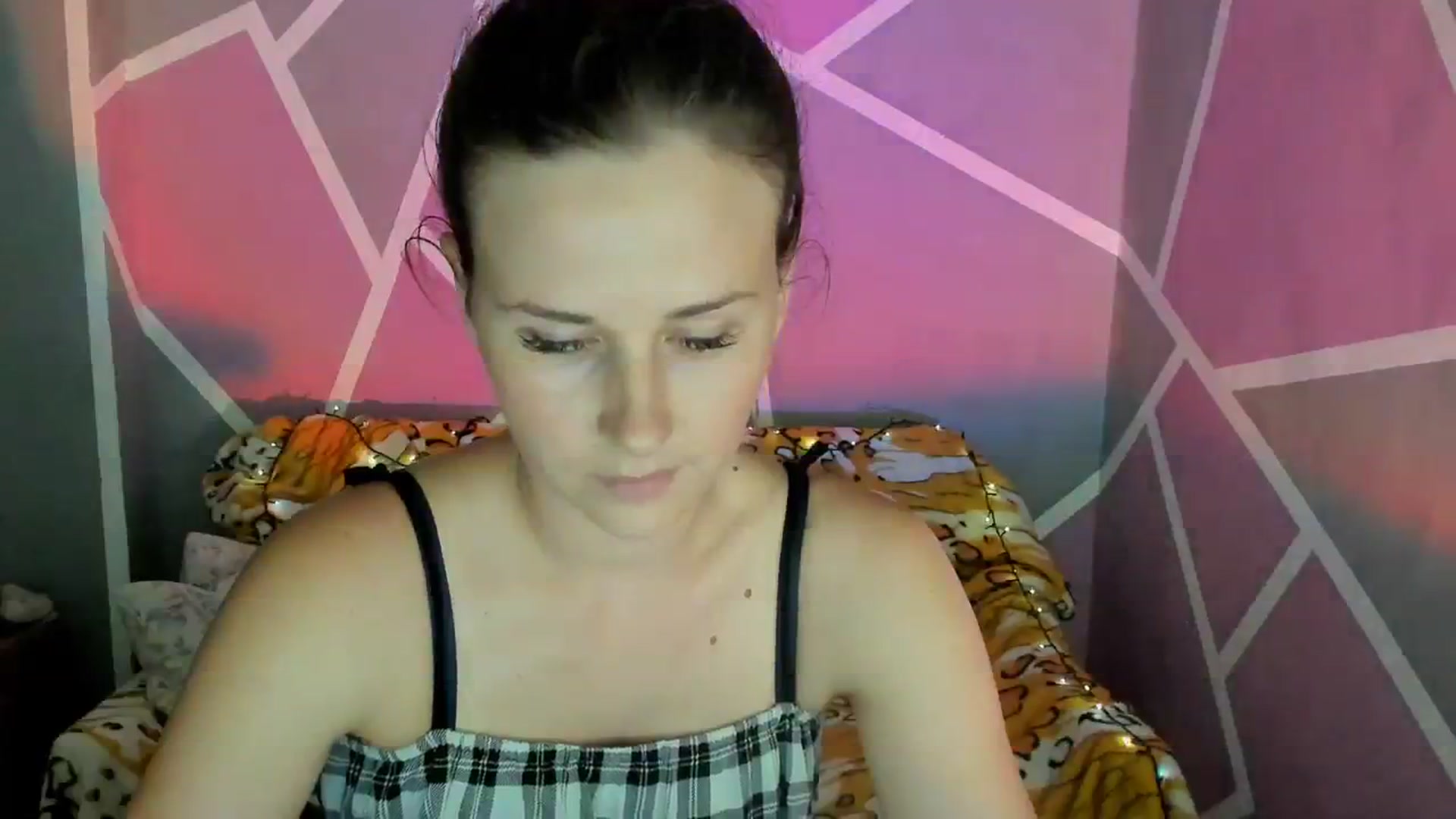 Gallery image thumbnail from UkrBeauty's myfreecams stream on, 08/10/2023, 17:18 image 7 of 20