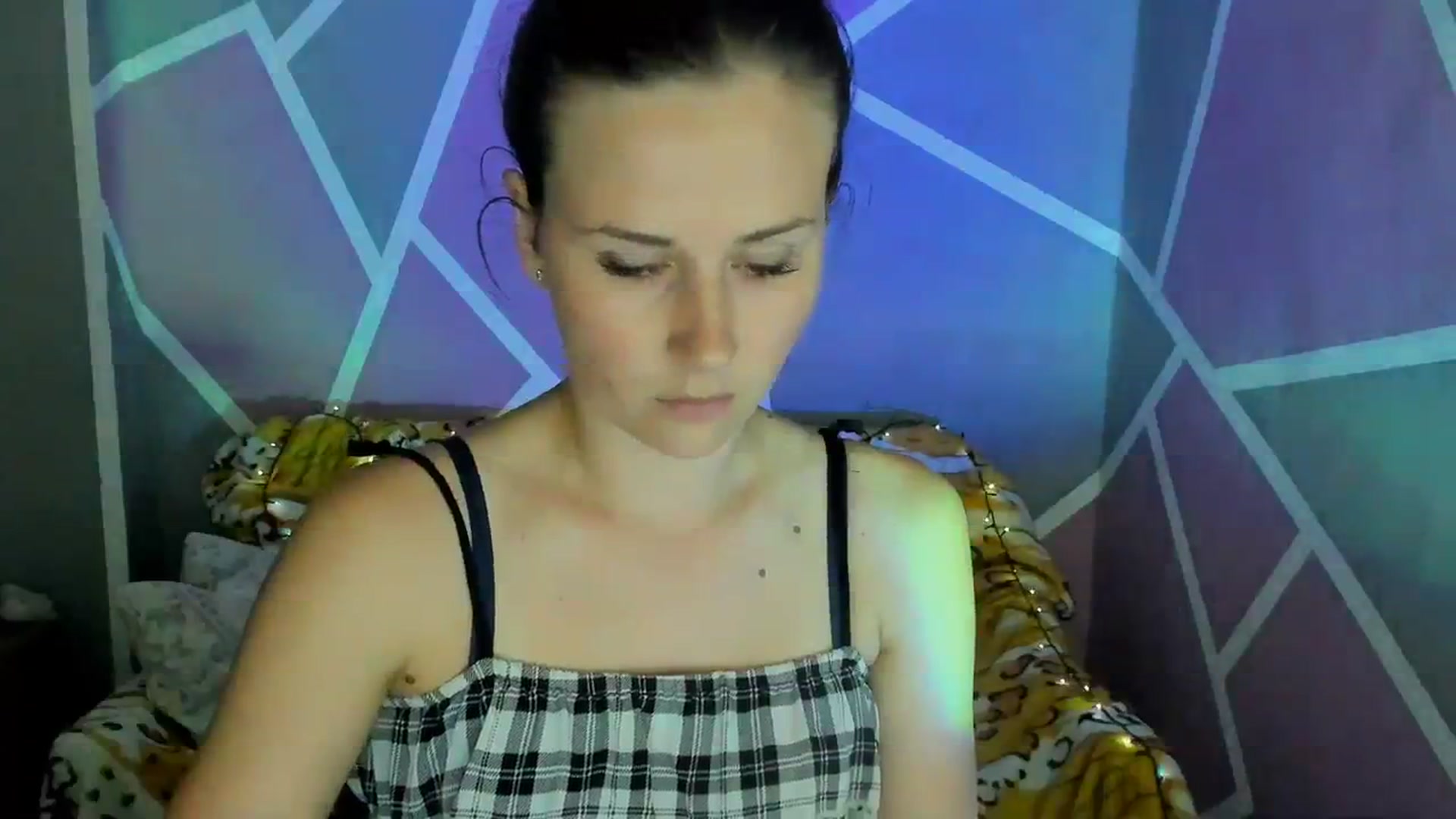 Gallery image thumbnail from UkrBeauty's myfreecams stream on, 08/10/2023, 17:18 image 20 of 20