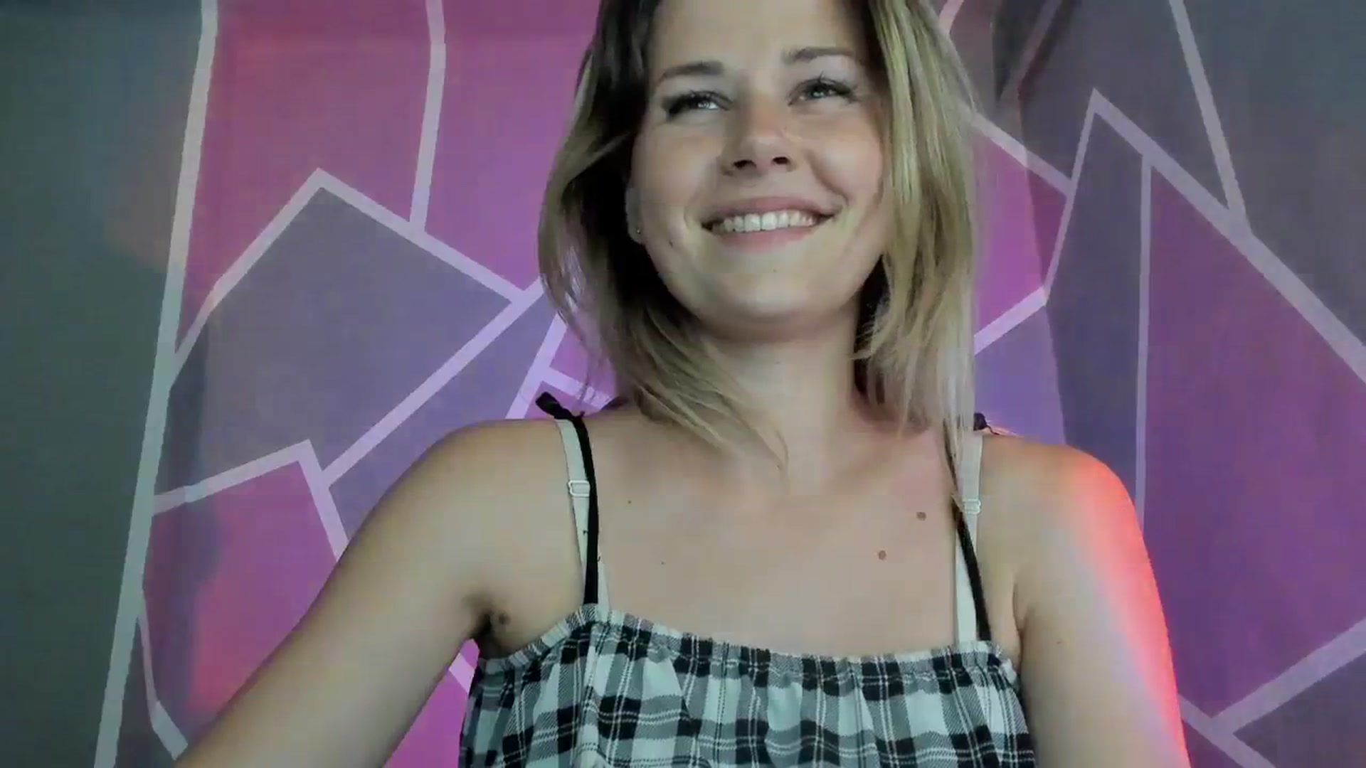 Gallery image thumbnail from UkrBeauty's myfreecams stream on, 08/14/2023, 15:12 image 10 of 20