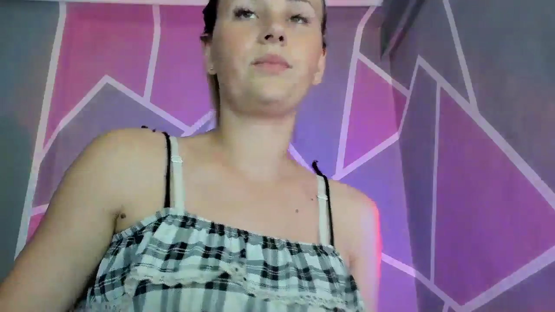 Gallery image thumbnail from UkrBeauty's myfreecams stream on, 08/14/2023, 17:33 image 10 of 20