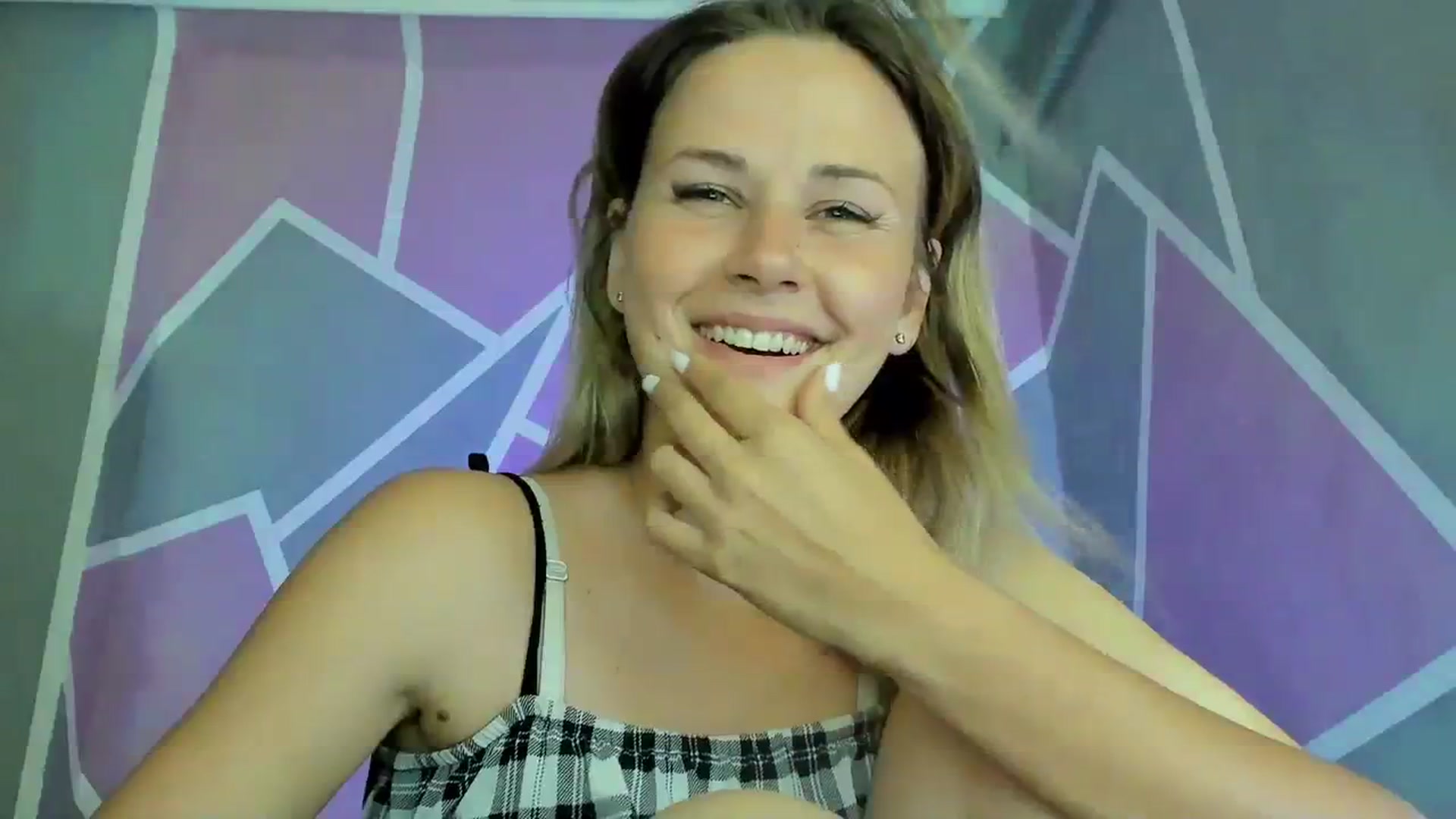 Gallery image thumbnail from UkrBeauty's myfreecams stream on, 08/14/2023, 17:33 image 2 of 20
