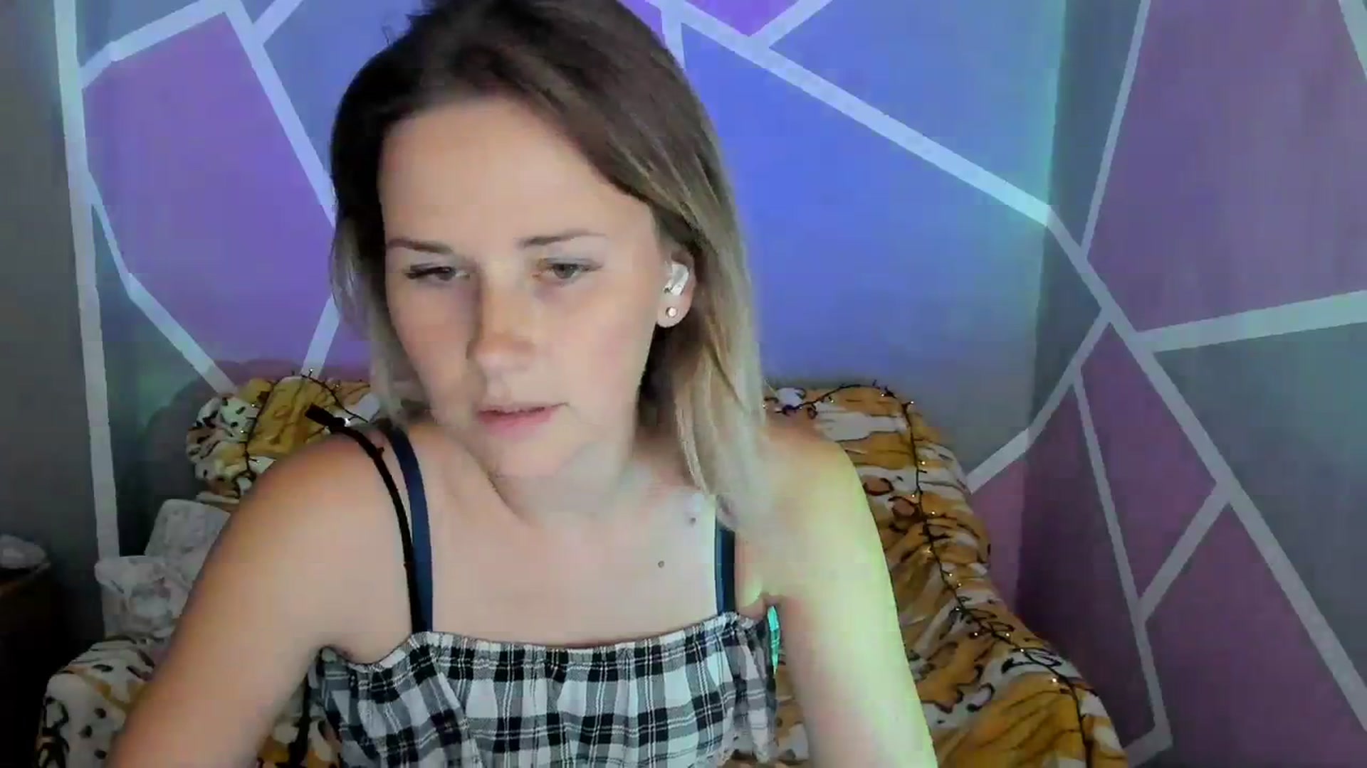 Gallery image thumbnail from UkrBeauty's myfreecams stream on, 08/18/2023, 16:40 image 4 of 20