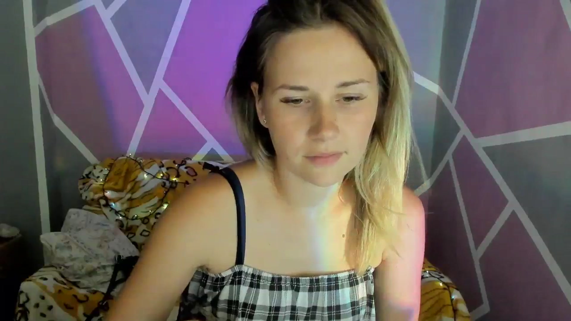 Gallery image thumbnail from UkrBeauty's myfreecams stream on, 08/18/2023, 16:40 image 17 of 20