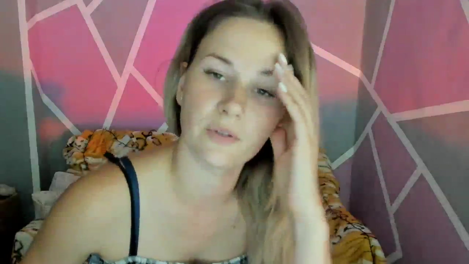 Gallery image thumbnail from UkrBeauty's myfreecams stream on, 08/18/2023, 16:40 image 15 of 20
