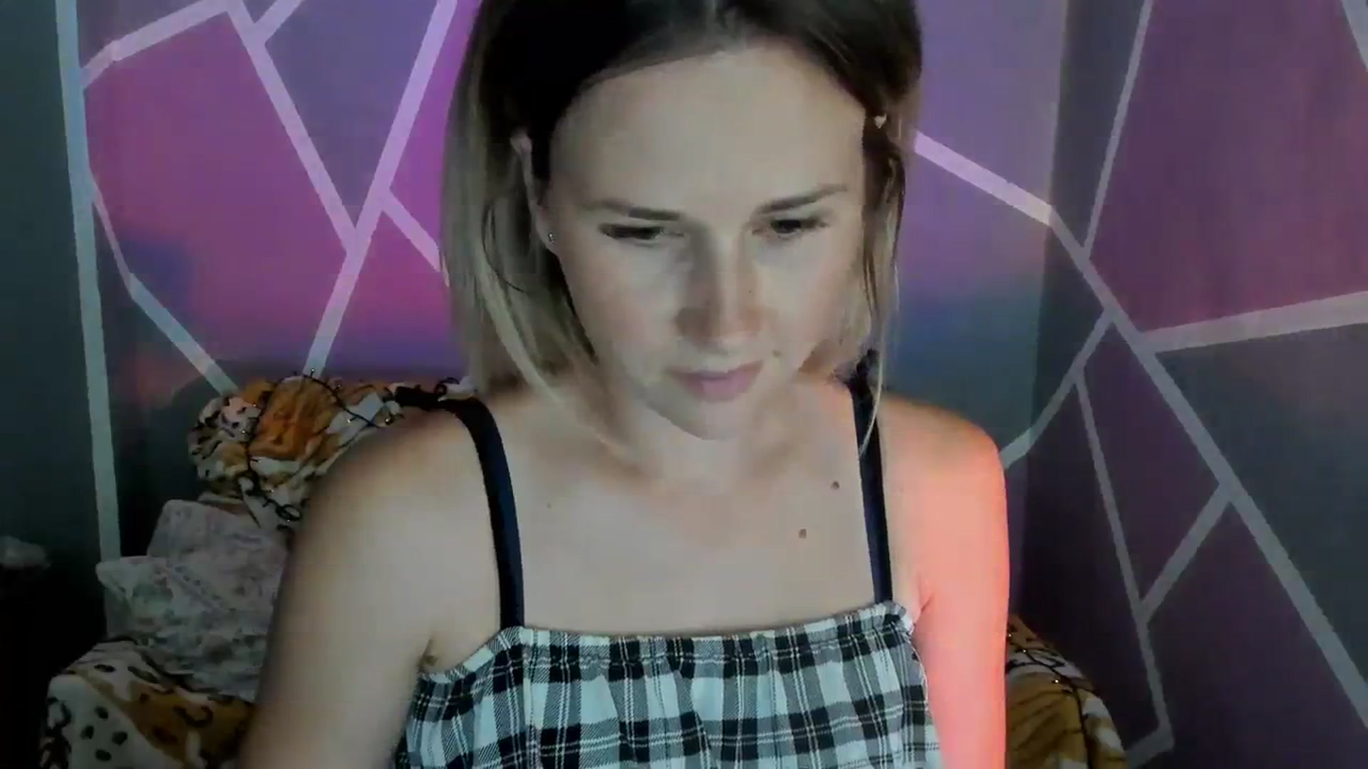 Gallery image thumbnail from UkrBeauty's myfreecams stream on, 08/18/2023, 16:40 image 16 of 20