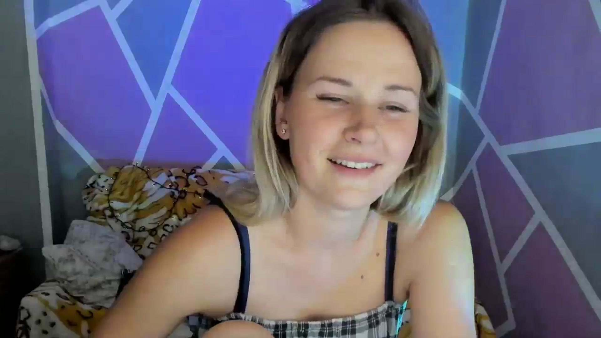 Gallery image thumbnail from UkrBeauty's myfreecams stream on, 08/18/2023, 16:40 image 14 of 20