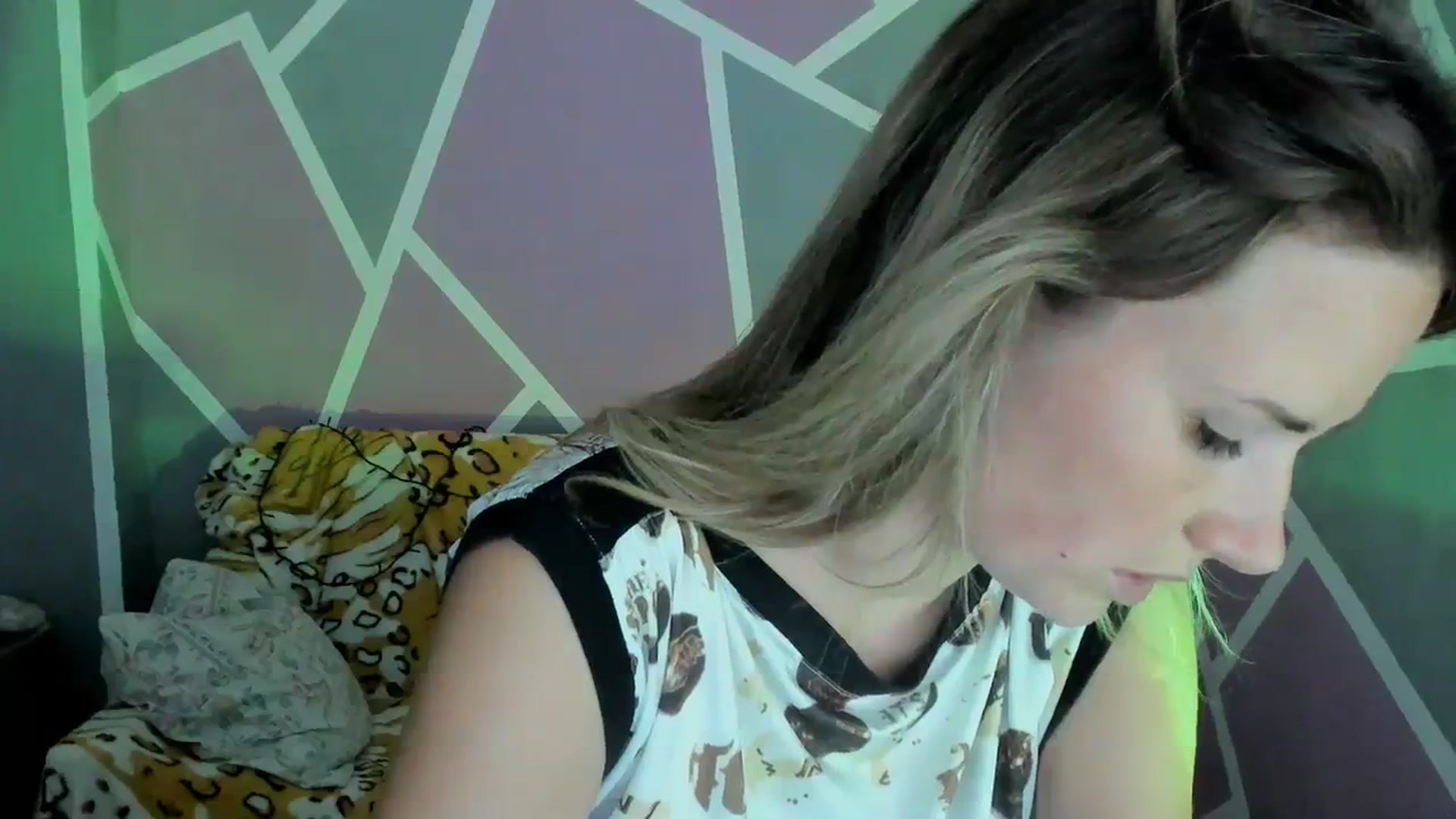 Gallery image thumbnail from UkrBeauty's myfreecams stream on, 08/22/2023, 18:18 image 13 of 20