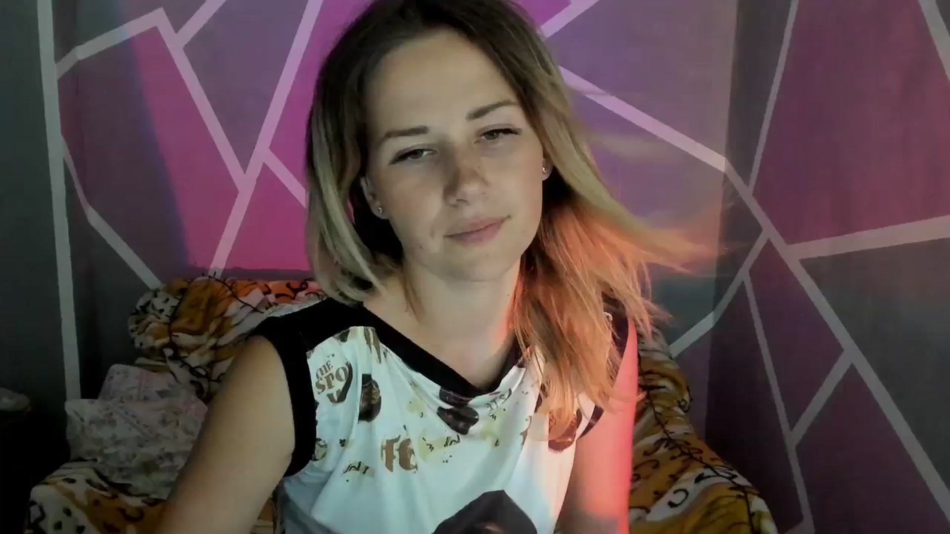 Gallery image thumbnail from UkrBeauty's myfreecams stream on, 08/22/2023, 18:18 image 1 of 20