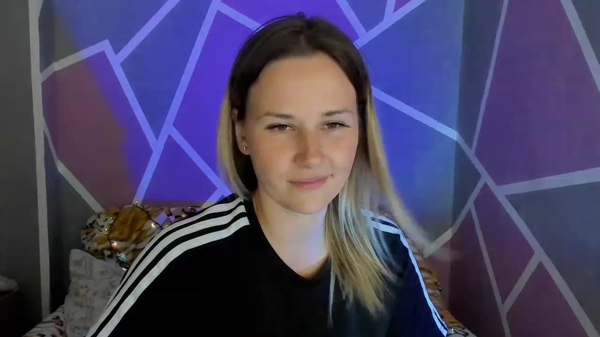 Gallery image thumbnail from UkrBeauty's myfreecams stream on, 08/25/2023, 16:10 image 15 of 20