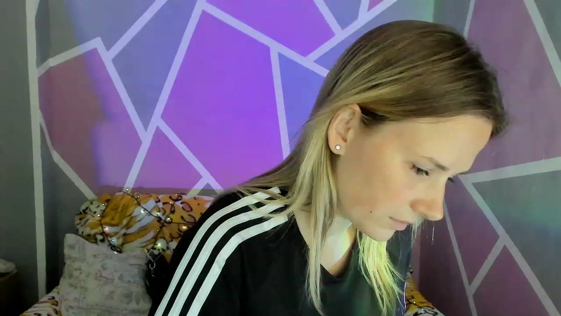 Gallery image thumbnail from UkrBeauty's myfreecams stream on, 08/25/2023, 16:10 image 20 of 20