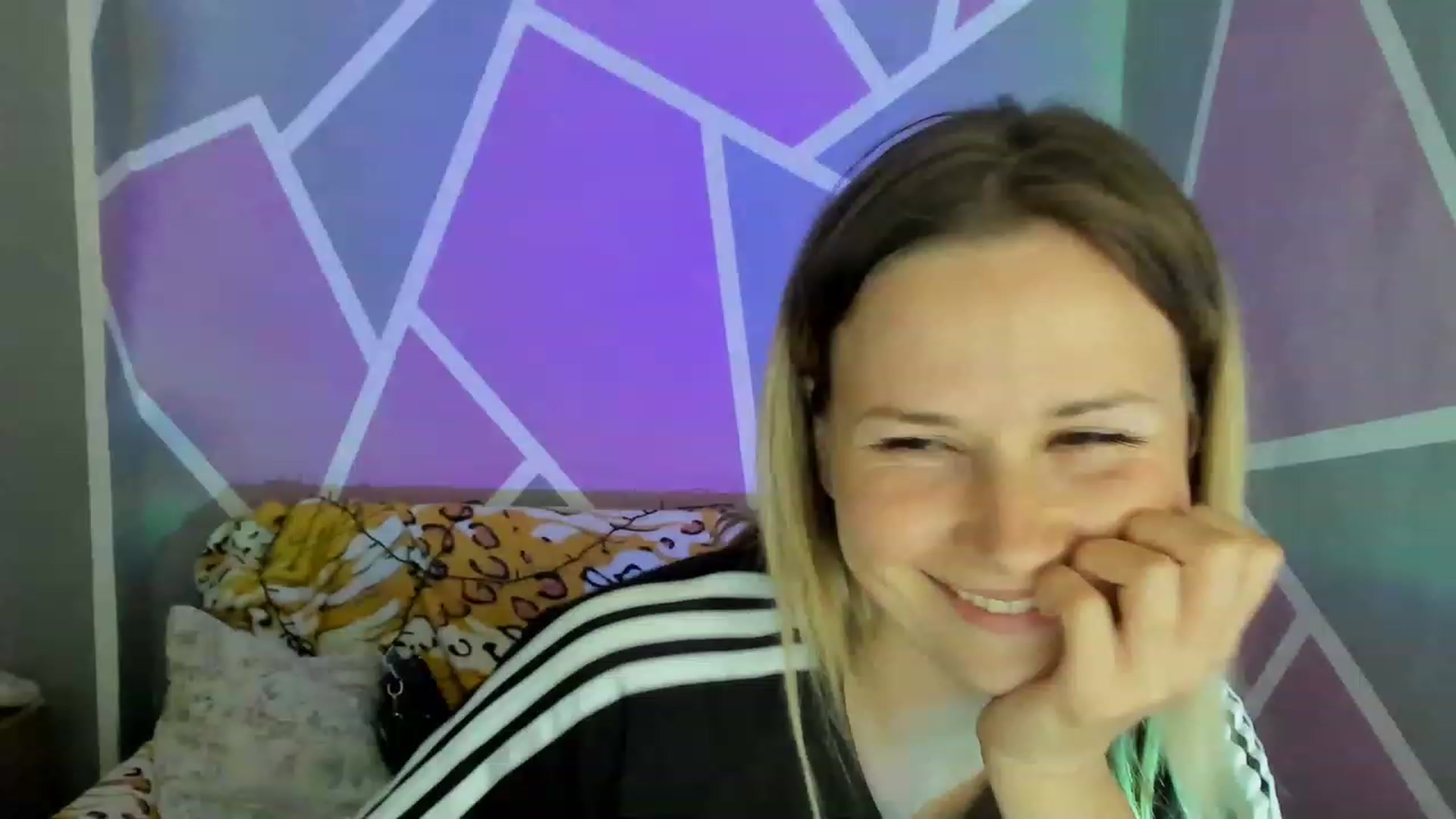 Gallery image thumbnail from UkrBeauty's myfreecams stream on, 08/25/2023, 16:10 image 14 of 20