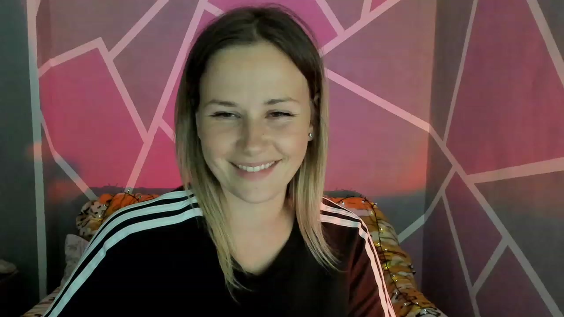 Gallery image thumbnail from UkrBeauty's myfreecams stream on, 08/25/2023, 16:43 image 4 of 20