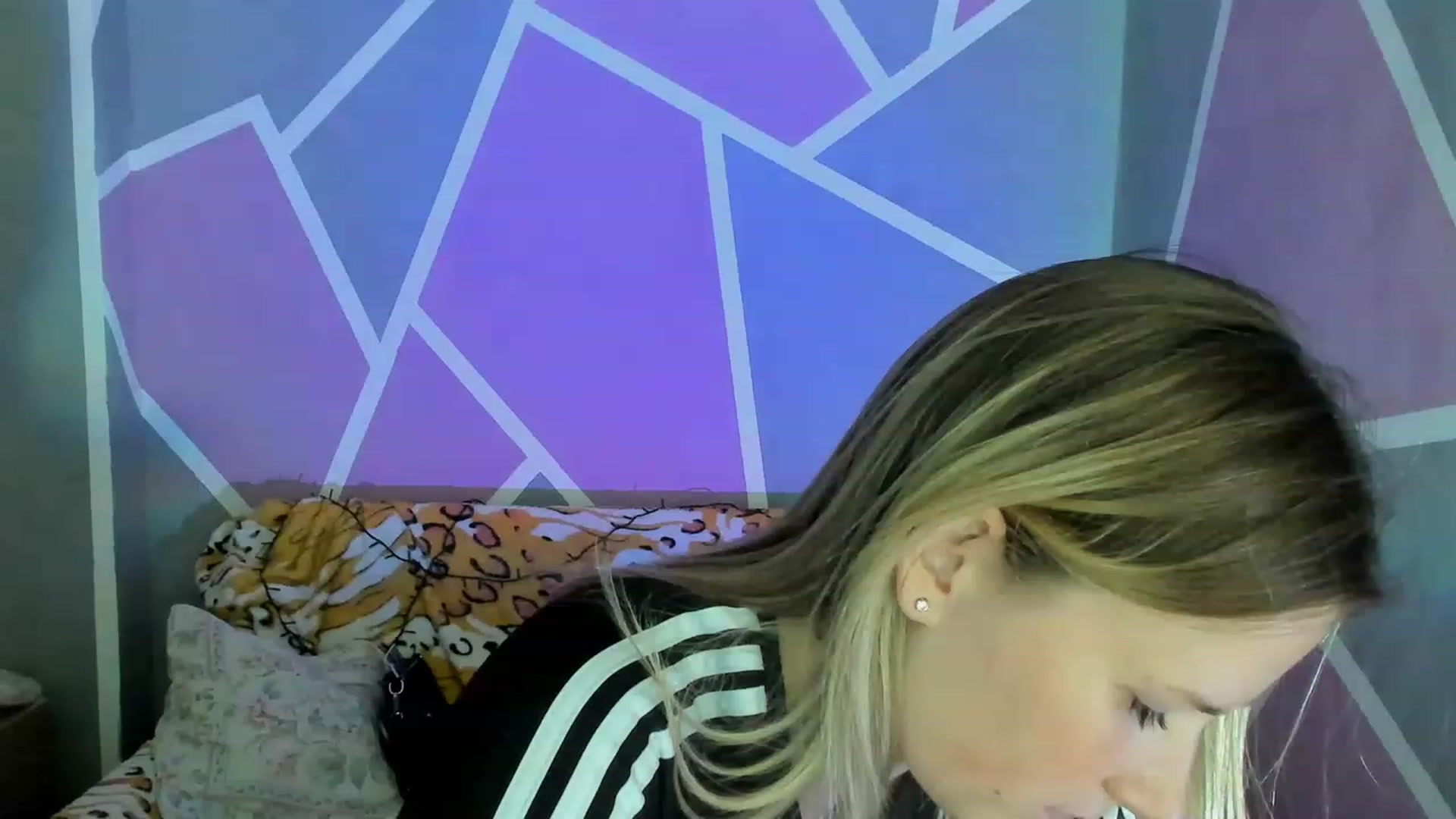 Gallery image thumbnail from UkrBeauty's myfreecams stream on, 08/25/2023, 16:43 image 2 of 20