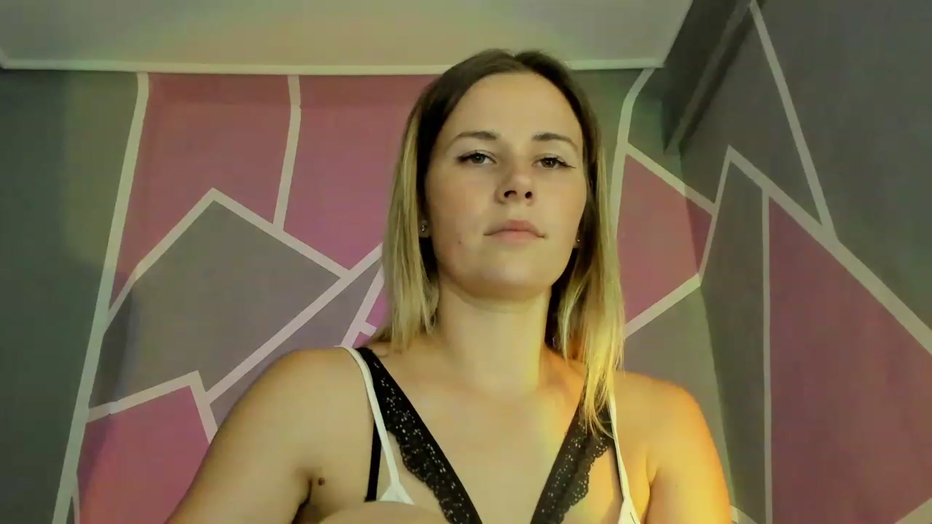 Gallery image thumbnail from UkrBeauty's myfreecams stream on, 08/27/2023, 15:33 image 16 of 20