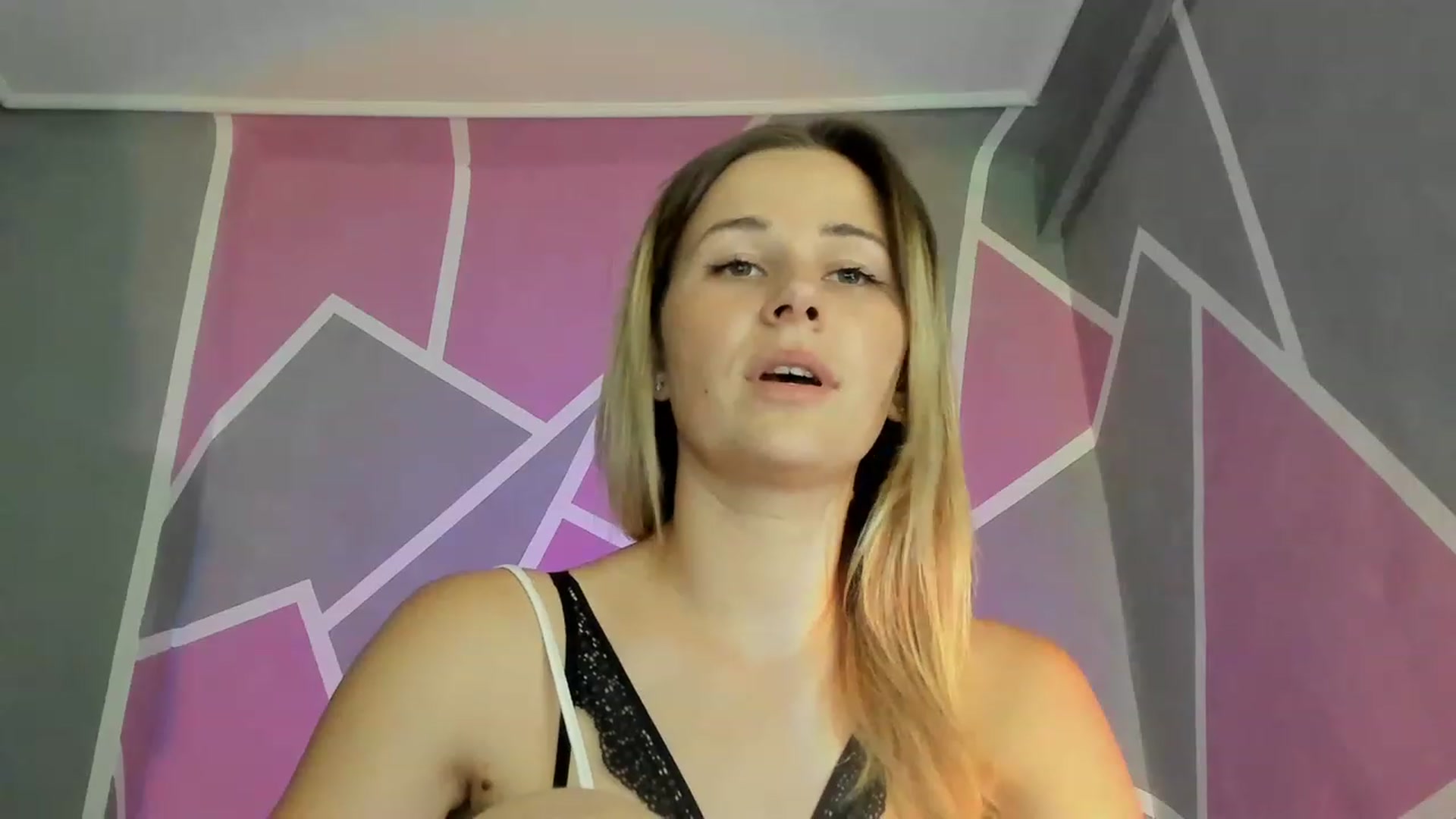 Gallery image thumbnail from UkrBeauty's myfreecams stream on, 08/27/2023, 15:33 image 18 of 20