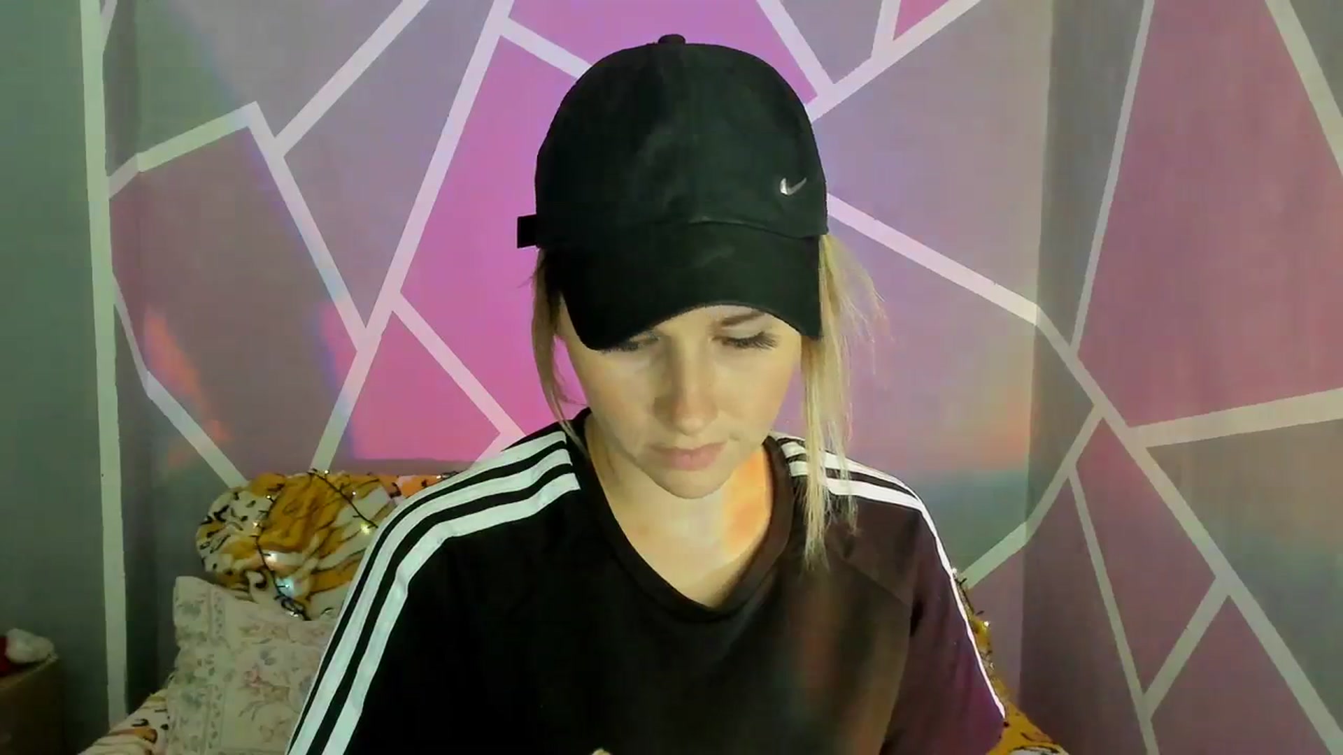 Gallery image thumbnail from UkrBeauty's myfreecams stream on, 09/03/2023, 17:21 image 2 of 20