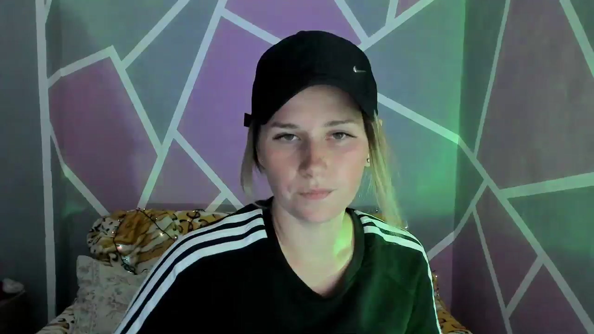 Gallery image thumbnail from UkrBeauty's myfreecams stream on, 09/03/2023, 18:06 image 3 of 20