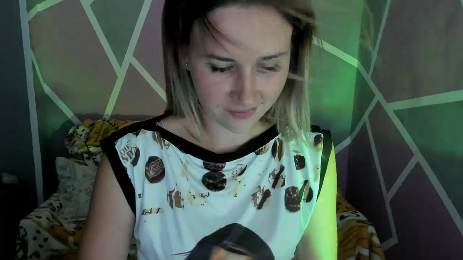 Gallery image thumbnail from UkrBeauty's myfreecams stream on, 09/04/2023, 16:39 image 18 of 20