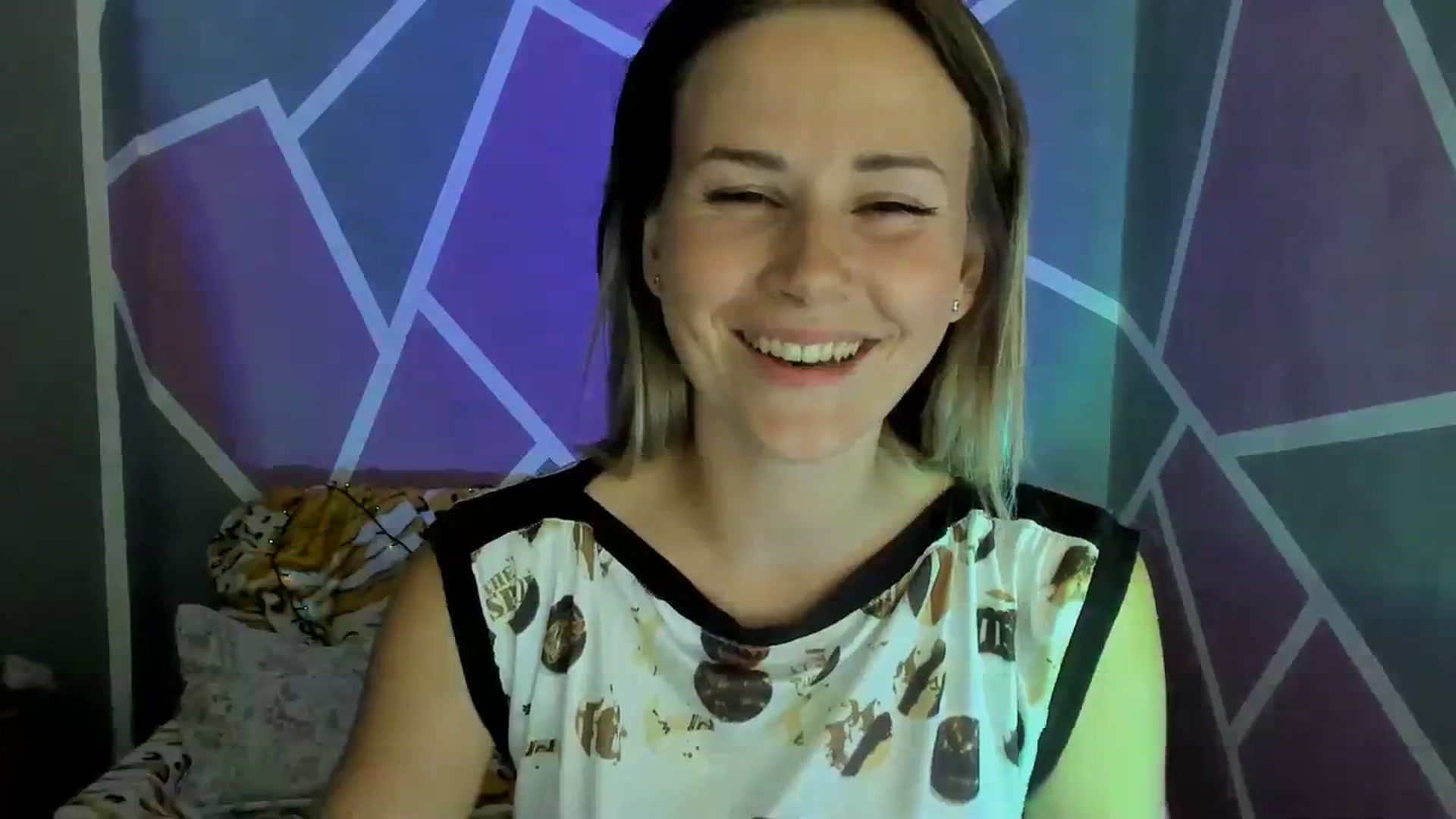 Gallery image thumbnail from UkrBeauty's myfreecams stream on, 09/04/2023, 16:39 image 15 of 20
