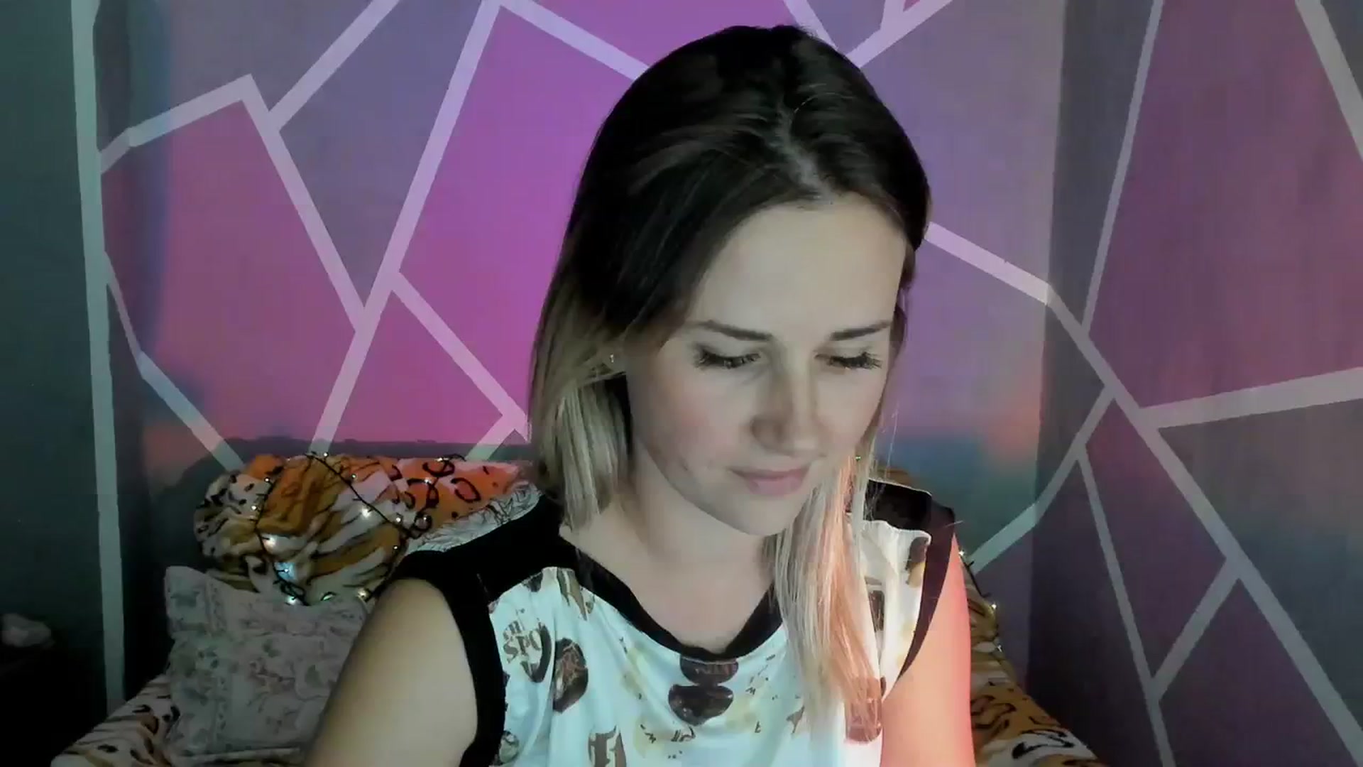 Gallery image thumbnail from UkrBeauty's myfreecams stream on, 09/04/2023, 16:39 image 1 of 20
