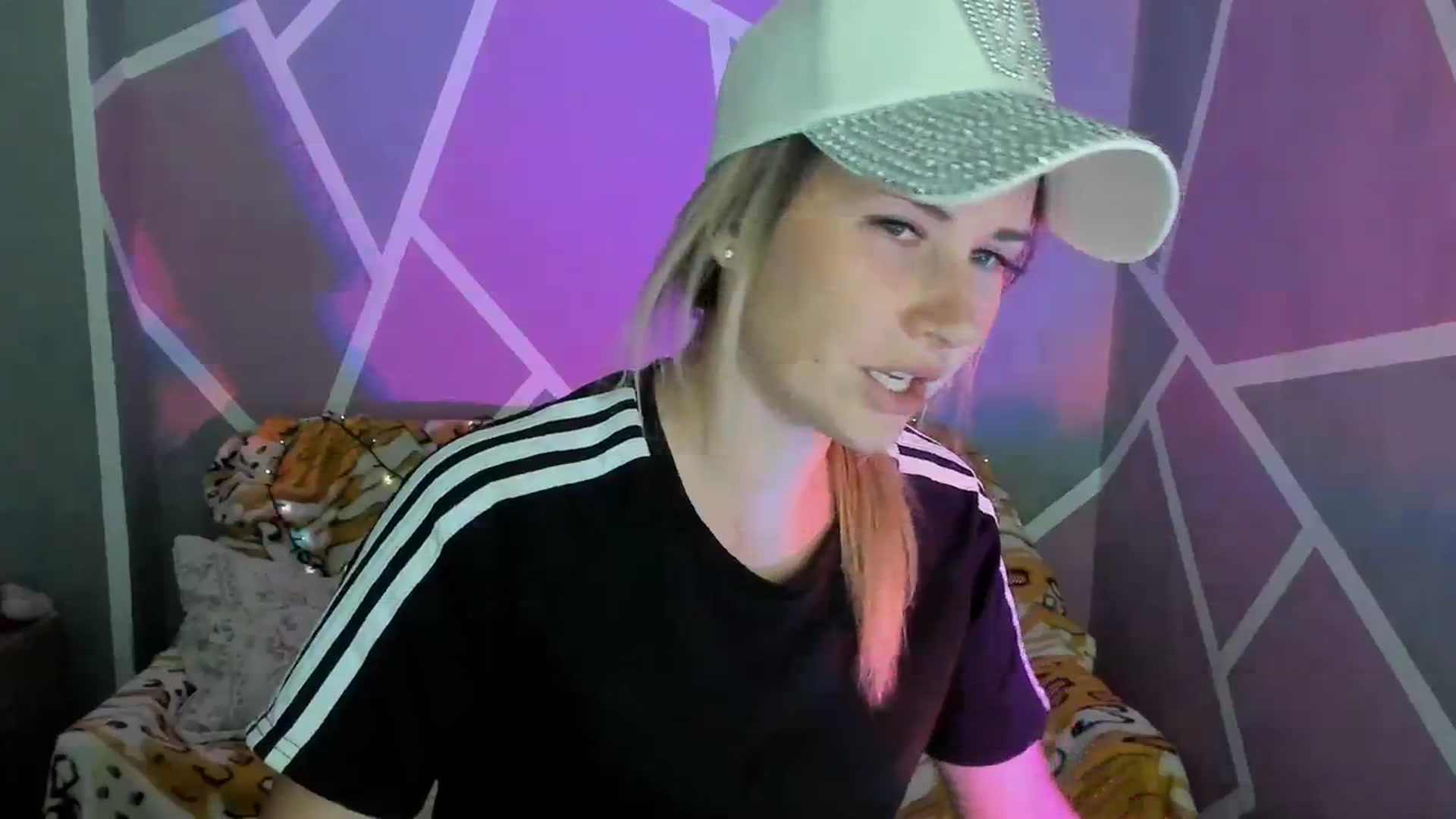 Gallery image thumbnail from UkrBeauty's myfreecams stream on, 09/11/2023, 16:28 image 9 of 20