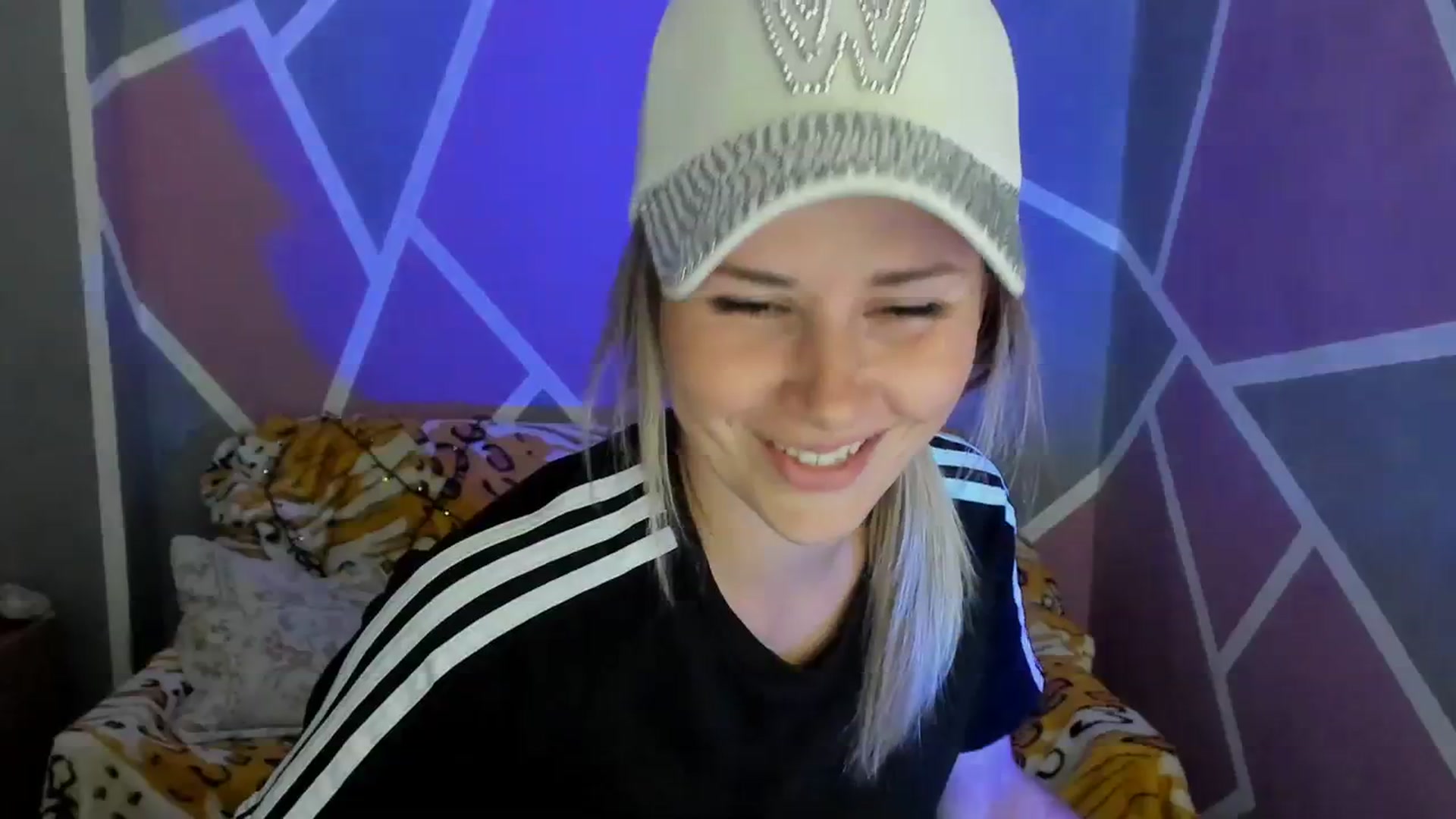 Gallery image thumbnail from UkrBeauty's myfreecams stream on, 09/11/2023, 16:28 image 6 of 20