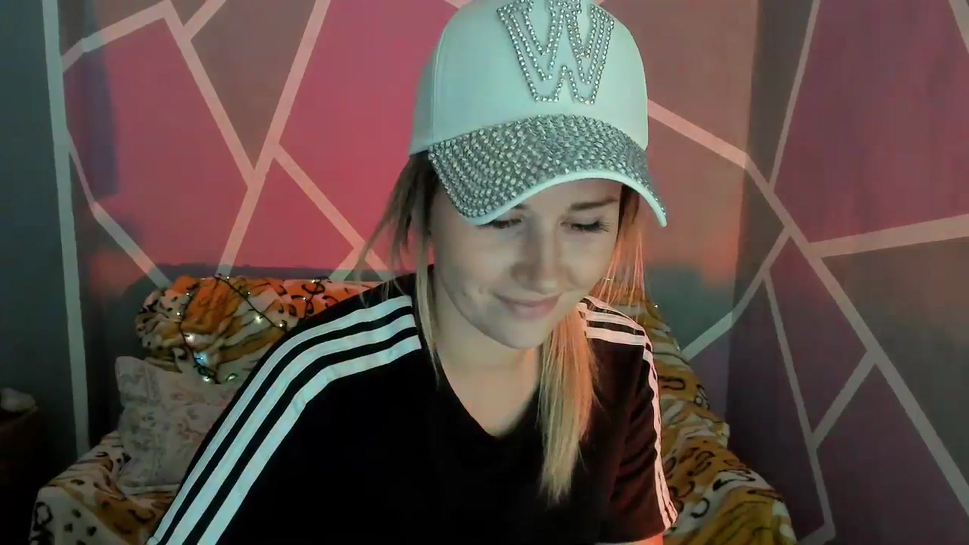 Gallery image thumbnail from UkrBeauty's myfreecams stream on, 09/11/2023, 16:28 image 10 of 20