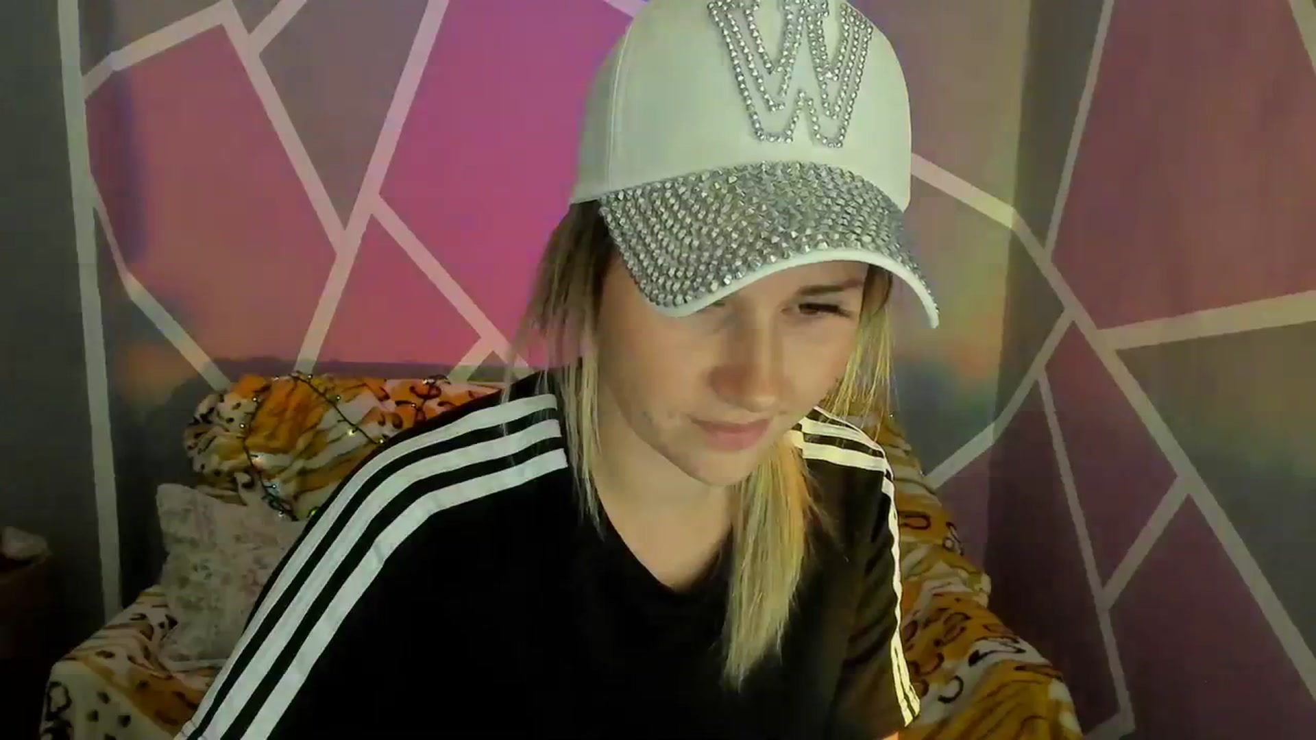 Gallery image thumbnail from UkrBeauty's myfreecams stream on, 09/11/2023, 16:28 image 4 of 20