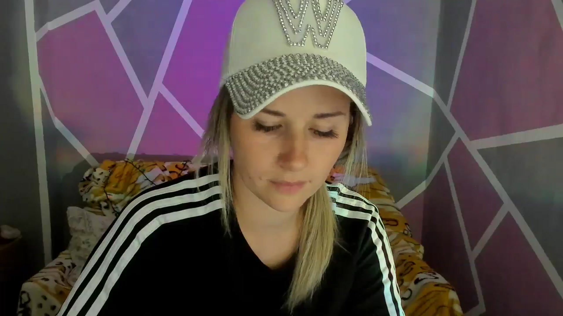Gallery image thumbnail from UkrBeauty's myfreecams stream on, 09/11/2023, 16:28 image 5 of 20