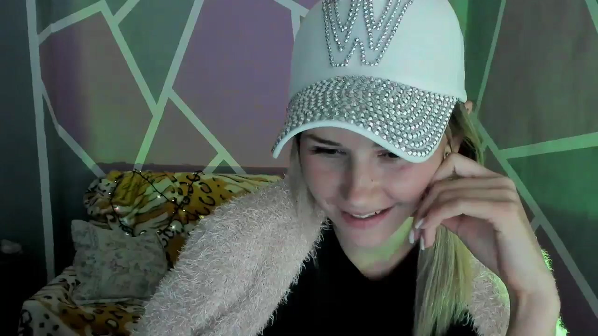 Gallery image thumbnail from UkrBeauty's myfreecams stream on, 09/11/2023, 17:14 image 6 of 20