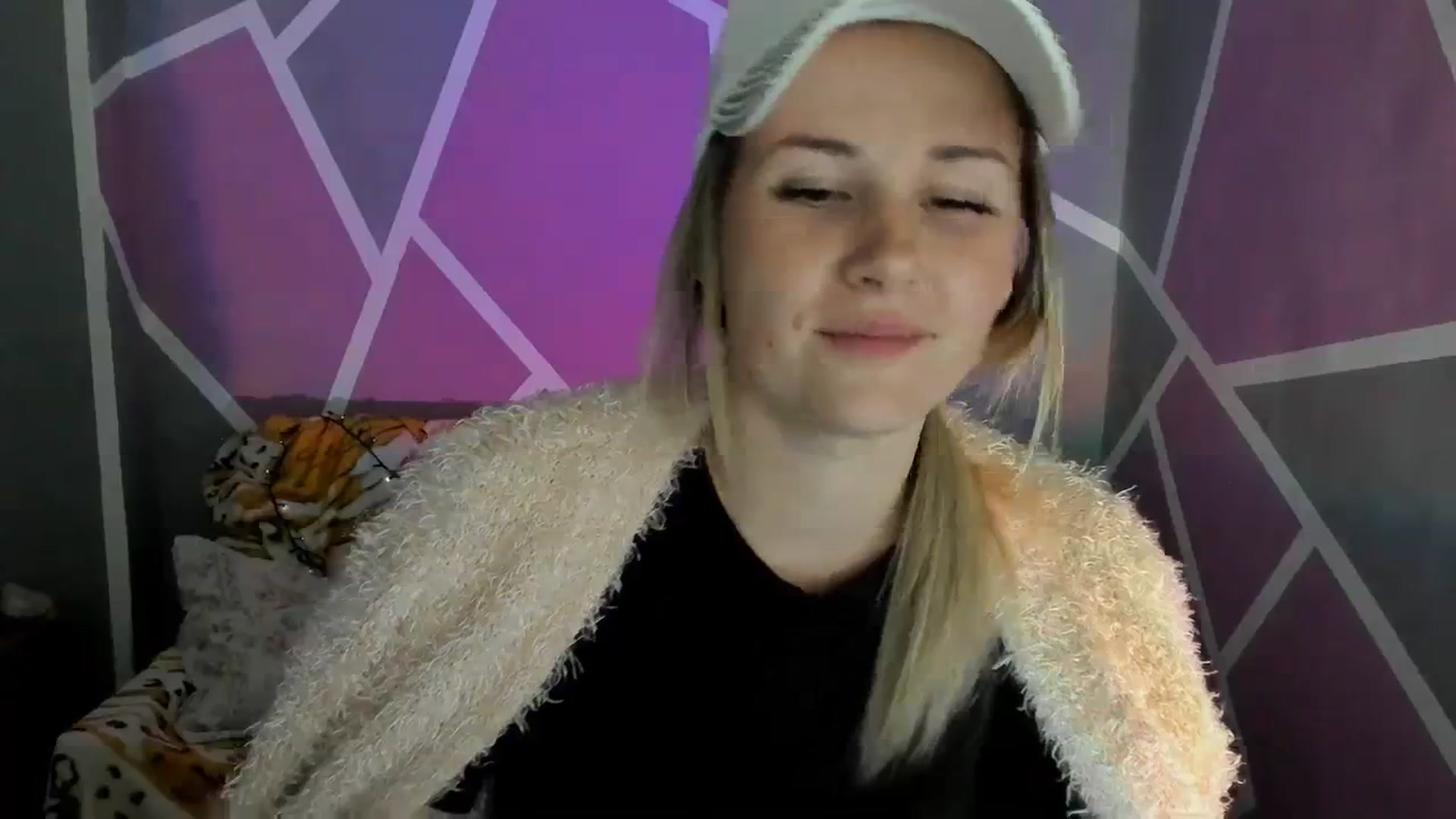Gallery image thumbnail from UkrBeauty's myfreecams stream on, 09/11/2023, 17:14 image 8 of 20