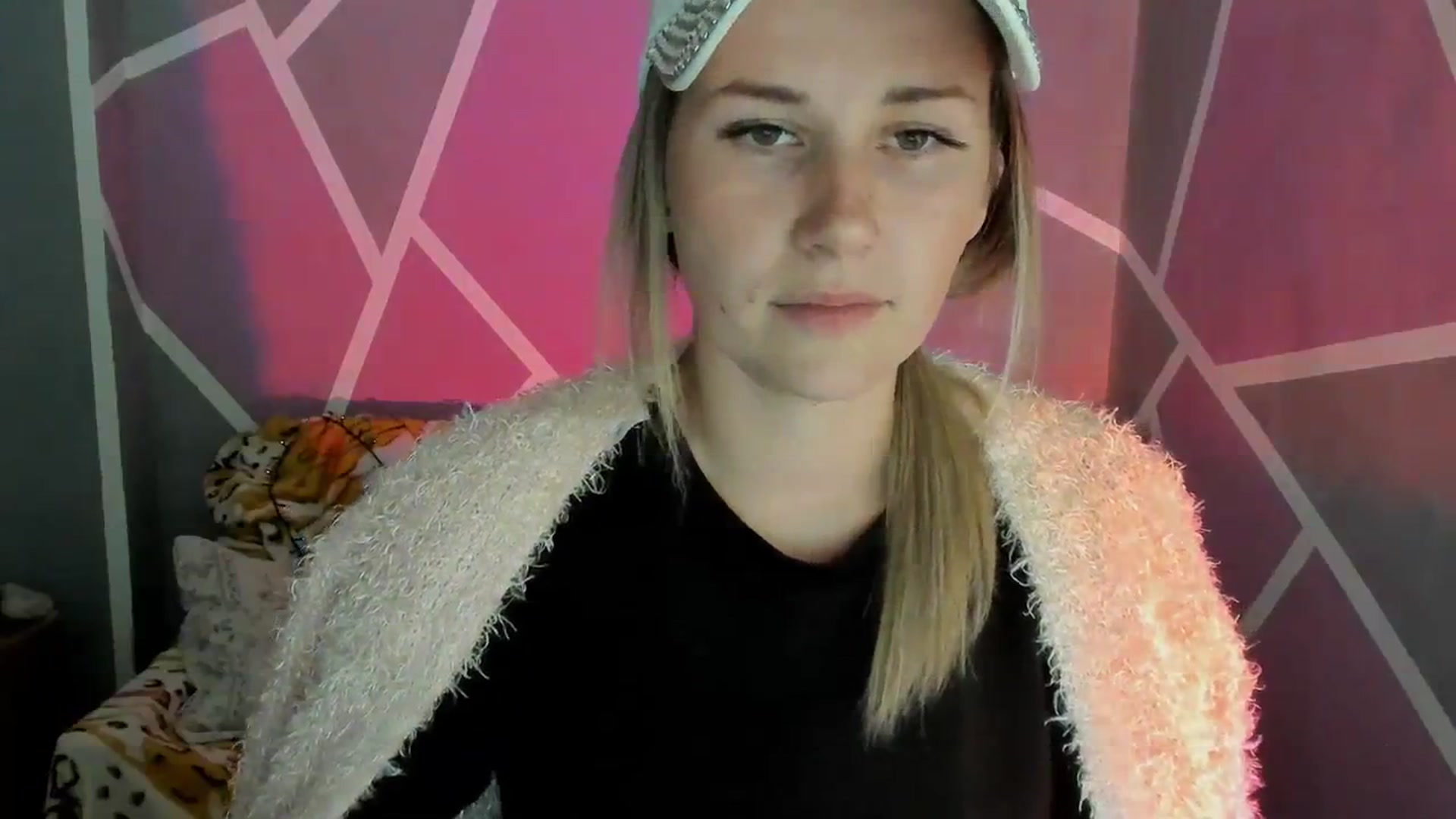 Gallery image thumbnail from UkrBeauty's myfreecams stream on, 09/11/2023, 17:14 image 13 of 20