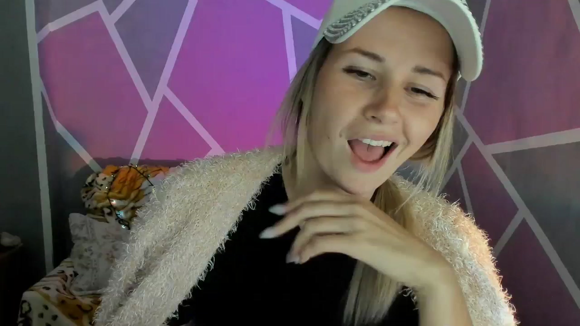 Gallery image thumbnail from UkrBeauty's myfreecams stream on, 09/11/2023, 17:14 image 1 of 20