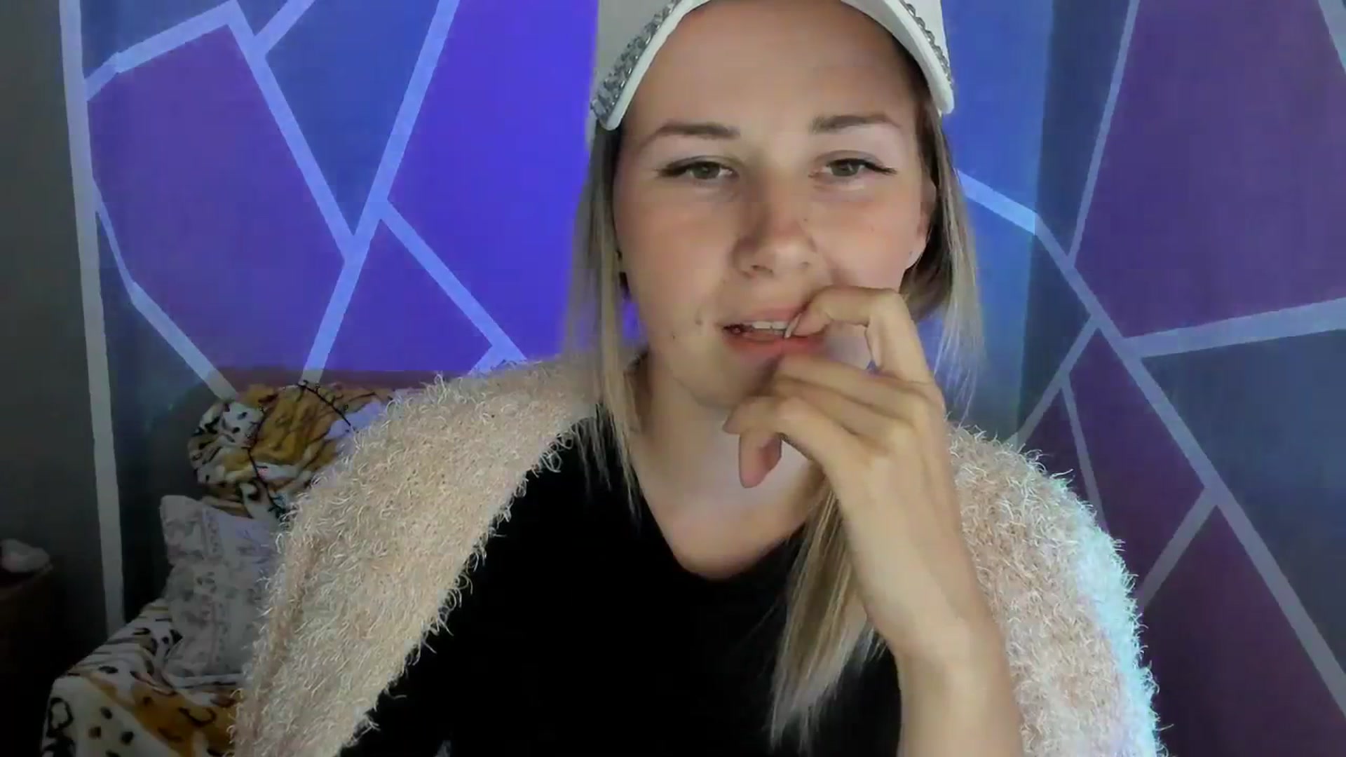 Gallery image thumbnail from UkrBeauty's myfreecams stream on, 09/11/2023, 17:14 image 14 of 20