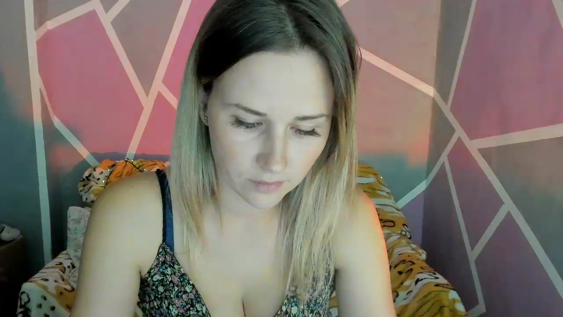 Gallery image thumbnail from UkrBeauty's myfreecams stream on, 09/14/2023, 16:31 image 17 of 20