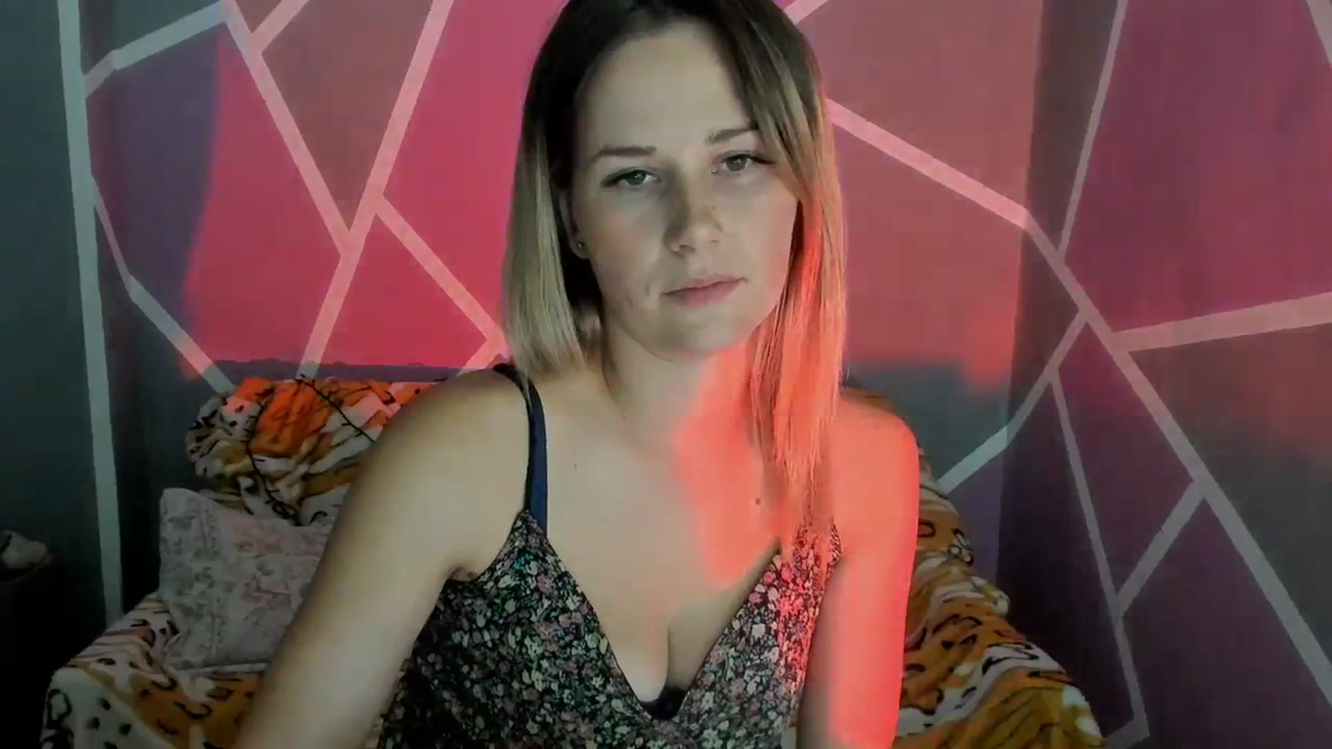 Gallery image thumbnail from UkrBeauty's myfreecams stream on, 09/14/2023, 16:31 image 16 of 20