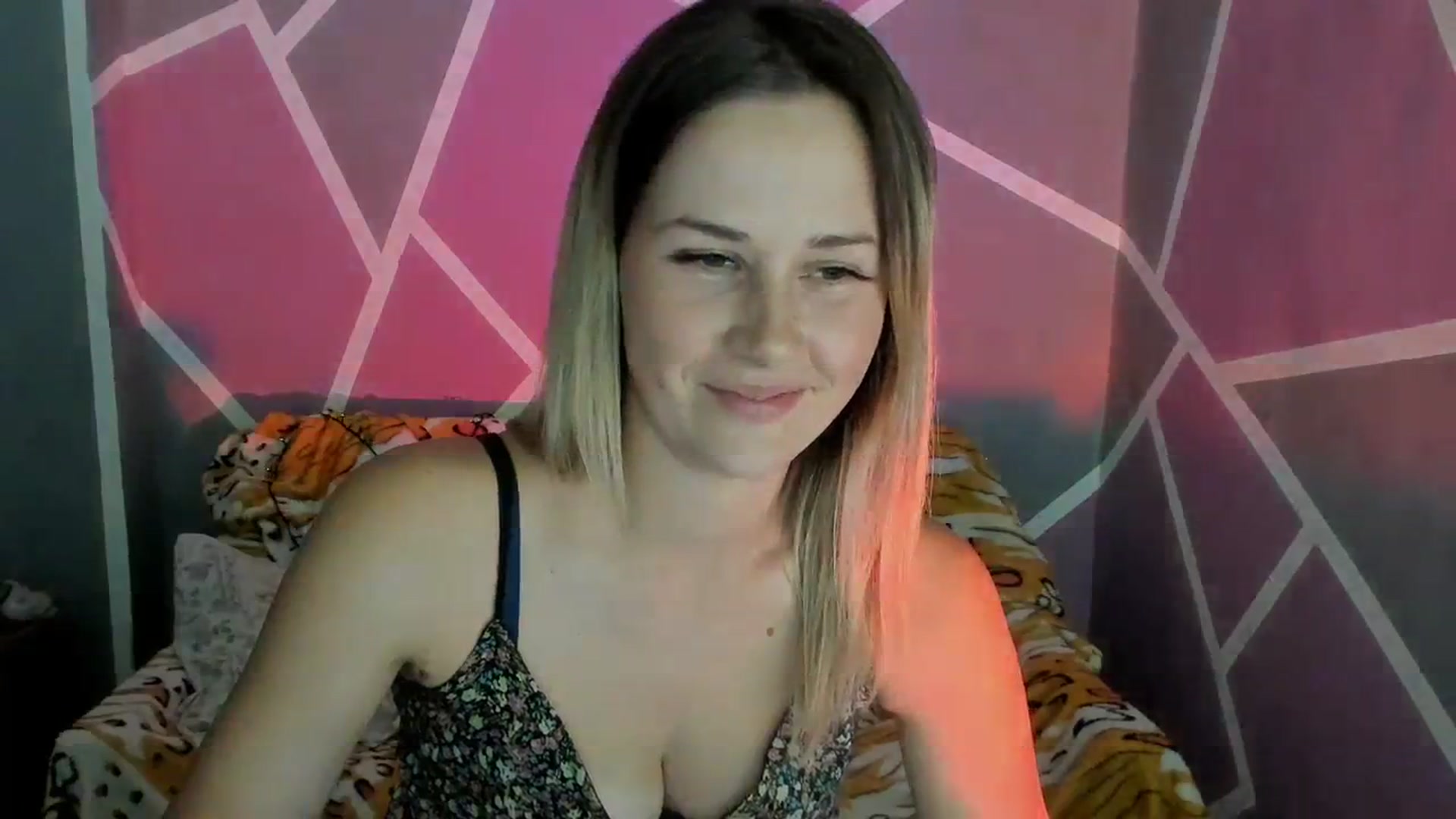 Gallery image thumbnail from UkrBeauty's myfreecams stream on, 09/14/2023, 16:31 image 15 of 20