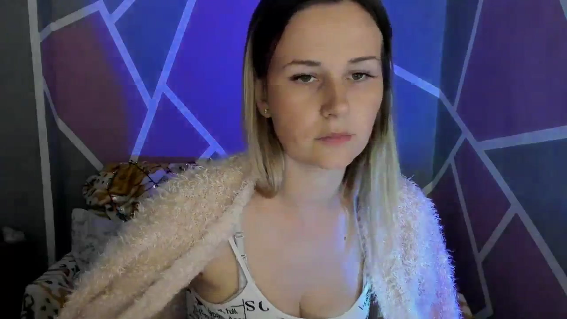 Gallery image thumbnail from UkrBeauty's myfreecams stream on, 09/15/2023, 15:33 image 2 of 20