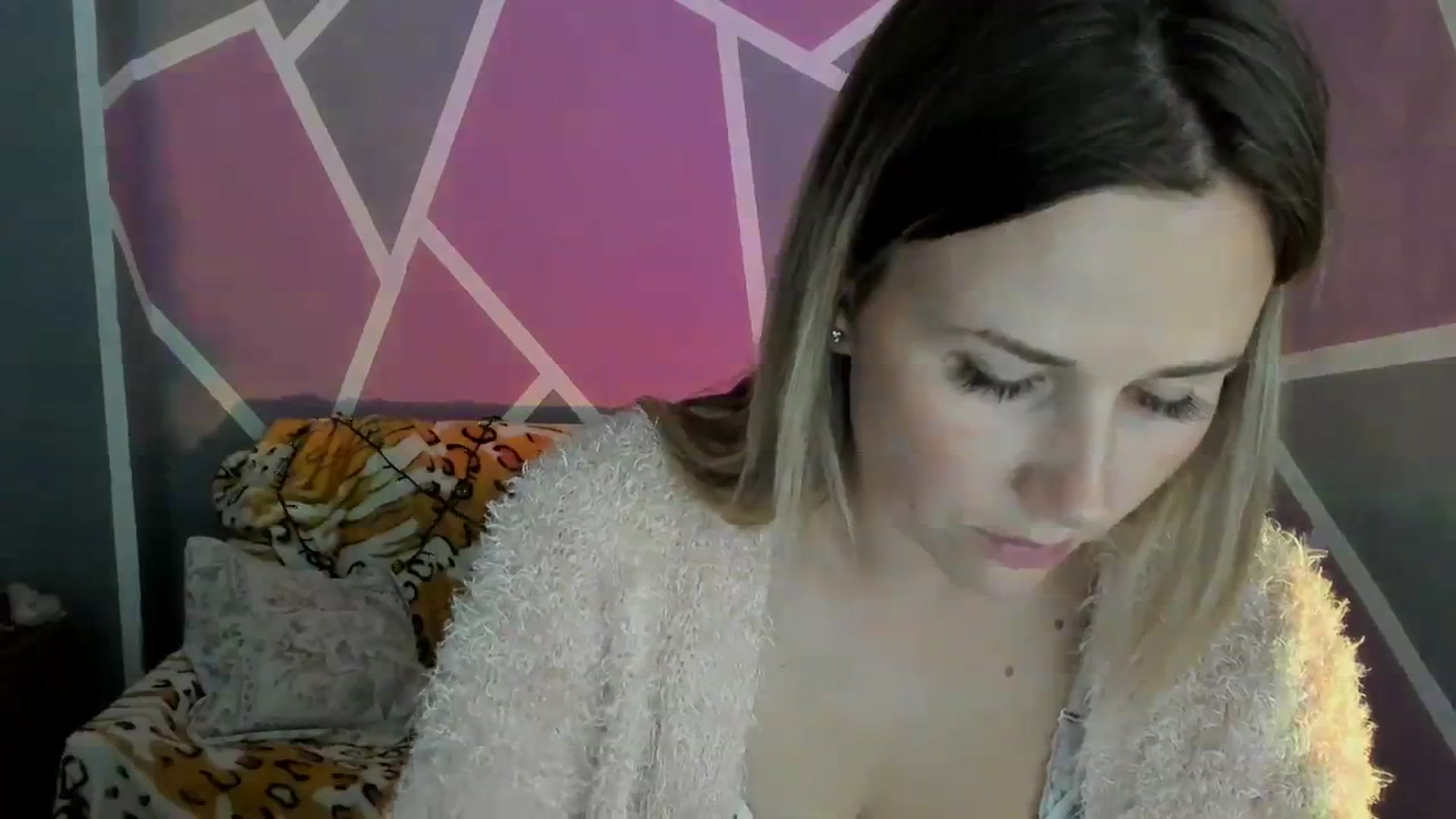 Gallery image thumbnail from UkrBeauty's myfreecams stream on, 09/15/2023, 15:33 image 8 of 20