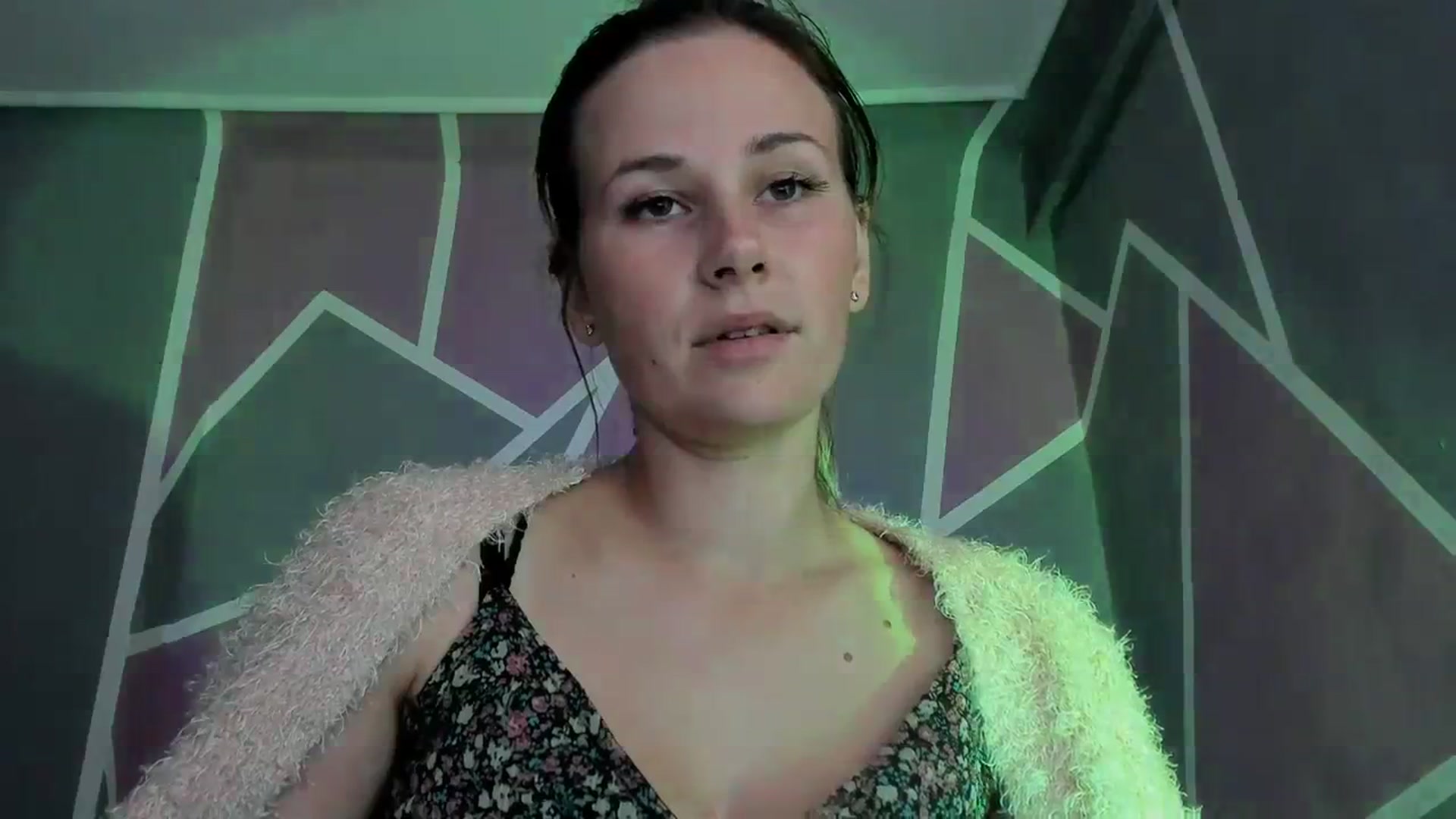 Gallery image thumbnail from UkrBeauty's myfreecams stream on, 09/20/2023, 15:11 image 5 of 20