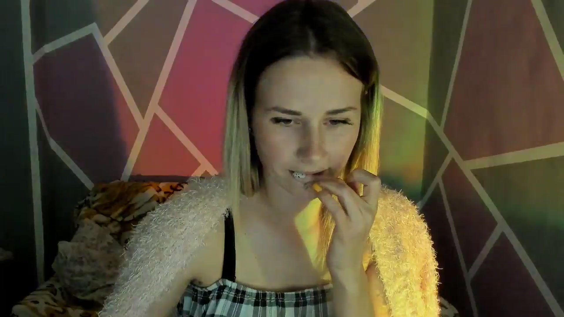 Gallery image thumbnail from UkrBeauty's myfreecams stream on, 09/24/2023, 16:08 image 18 of 20
