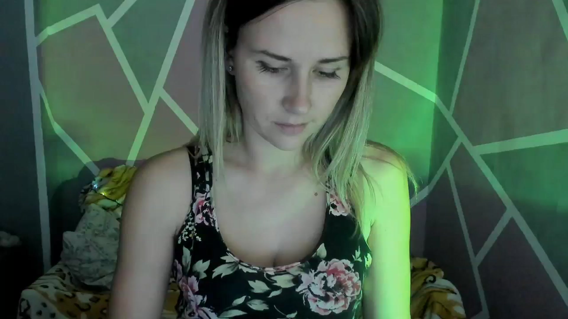 Gallery image thumbnail from UkrBeauty's myfreecams stream on, 09/27/2023, 14:27 image 4 of 20