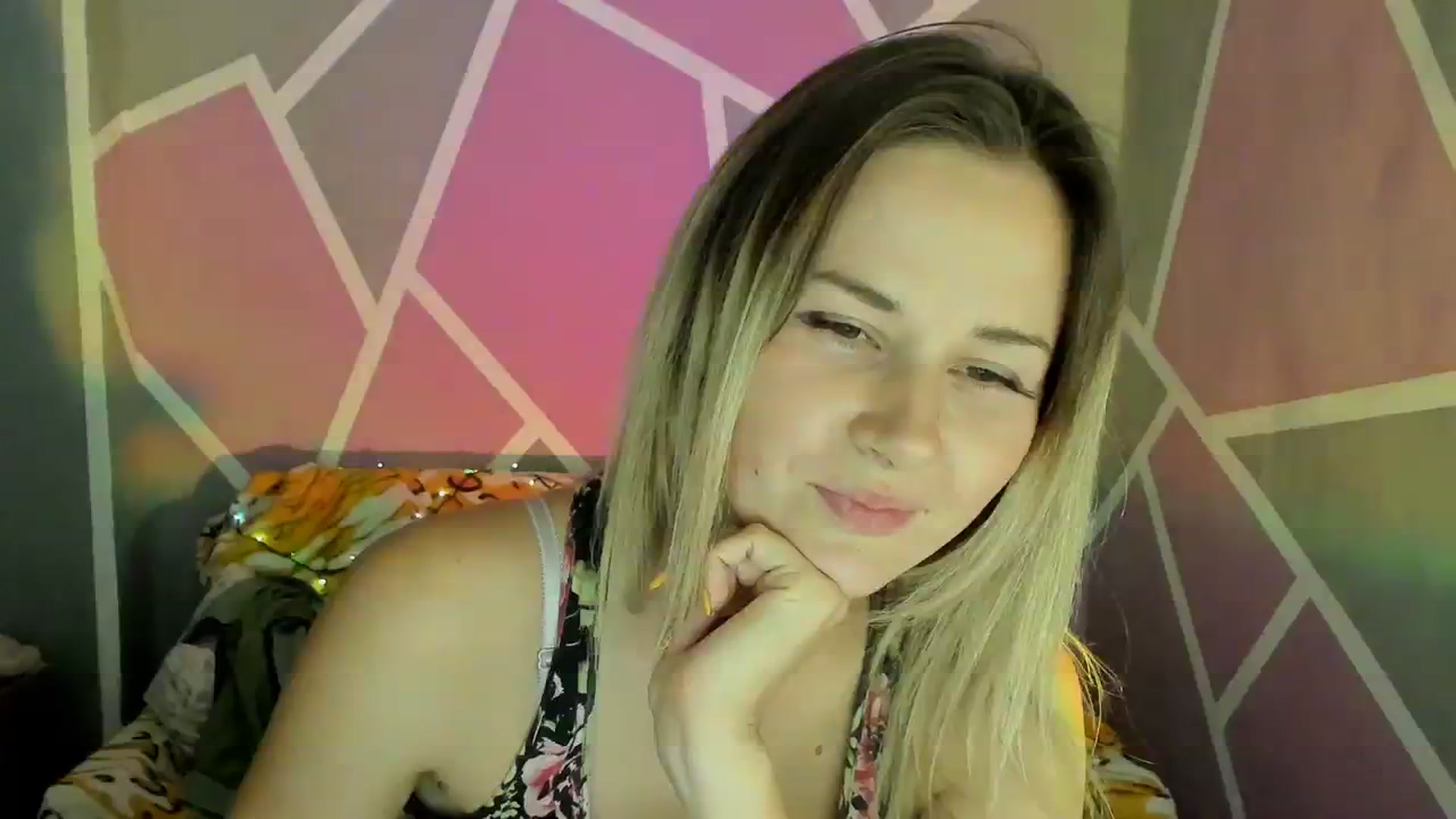 Gallery image thumbnail from UkrBeauty's myfreecams stream on, 09/28/2023, 15:01 image 15 of 20