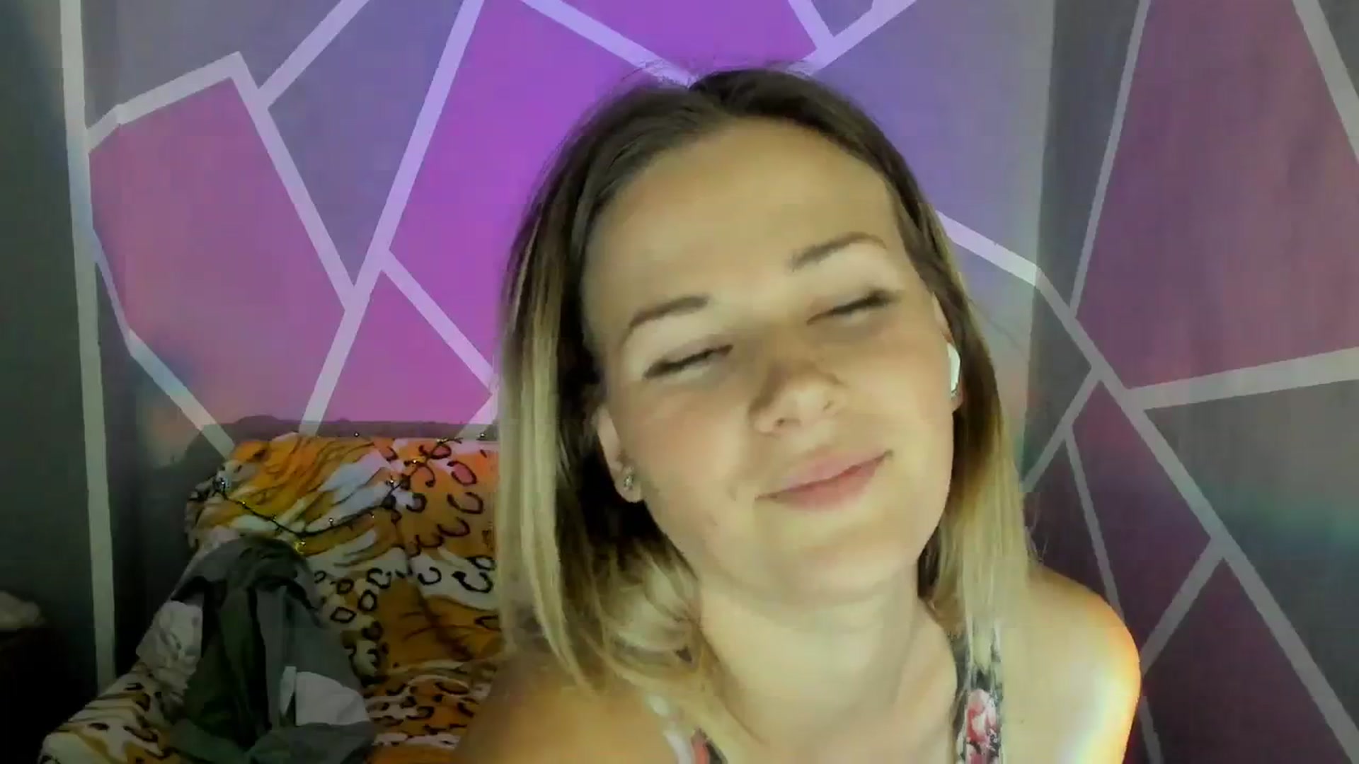 Gallery image thumbnail from UkrBeauty's myfreecams stream on, 09/28/2023, 15:01 image 19 of 20